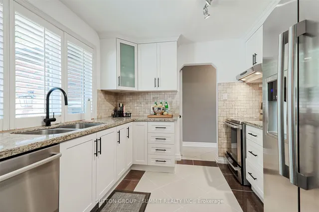 Additional image 23 of 40 ROBERTSFIELD Cres