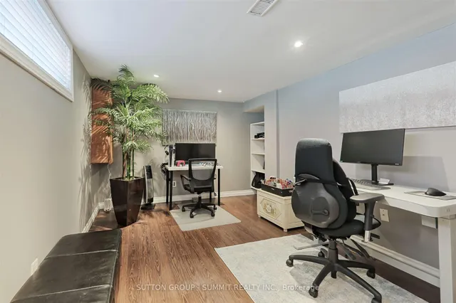 Additional image 14 of 40 ROBERTSFIELD Cres