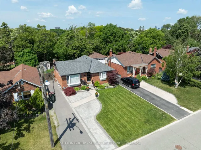 Additional image 42 of 40 ROBERTSFIELD Cres