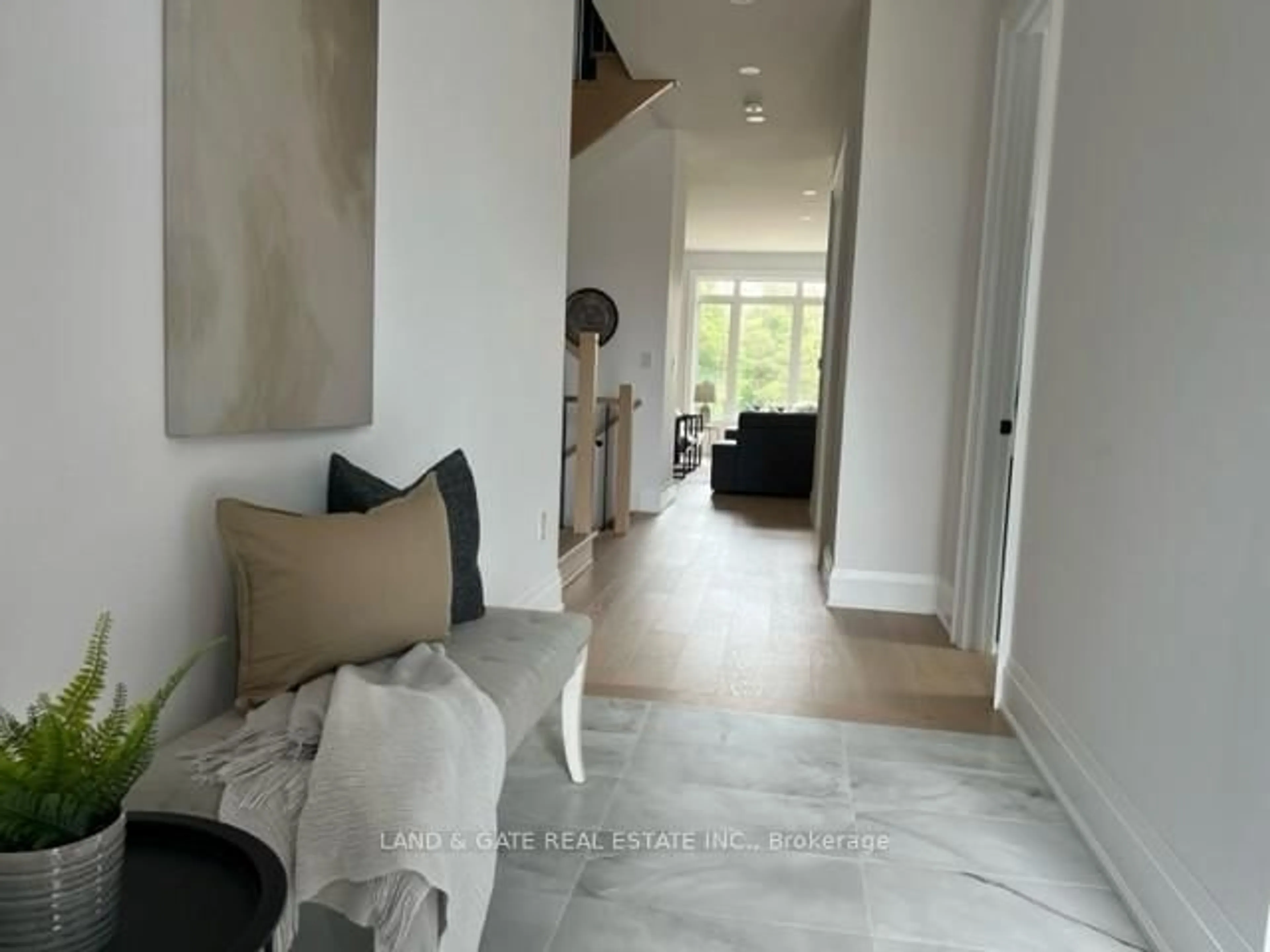Indoor entryway for 3331 Trulls Rd, Clarington Ontario L1E 2L2