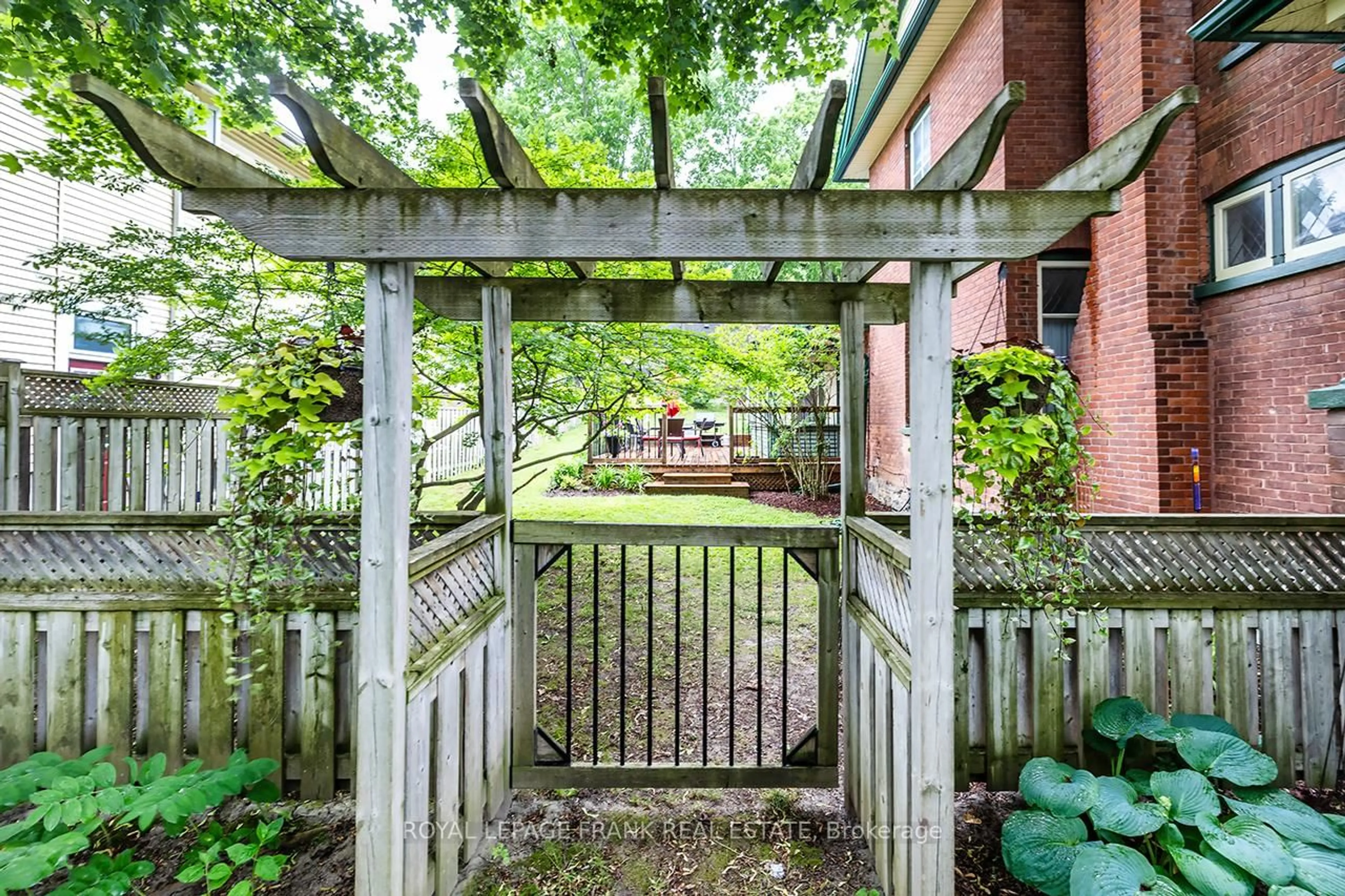 Patio, street for 180 Bigelow St, Scugog Ontario L9L 1L6