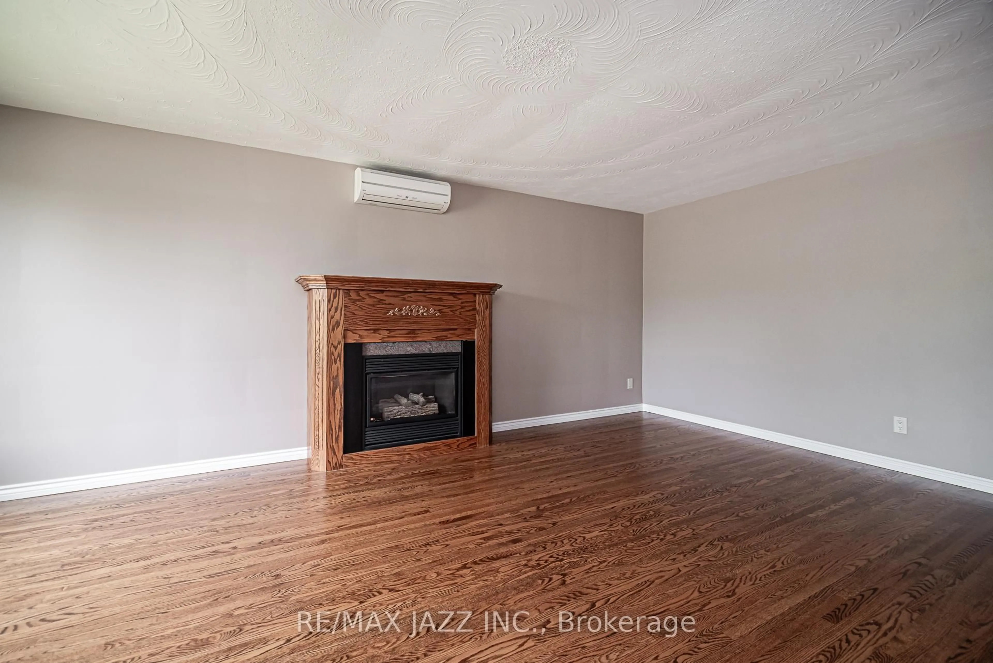 A pic of a room for 355 Oshawa Blvd, Oshawa Ontario L1G 5T2