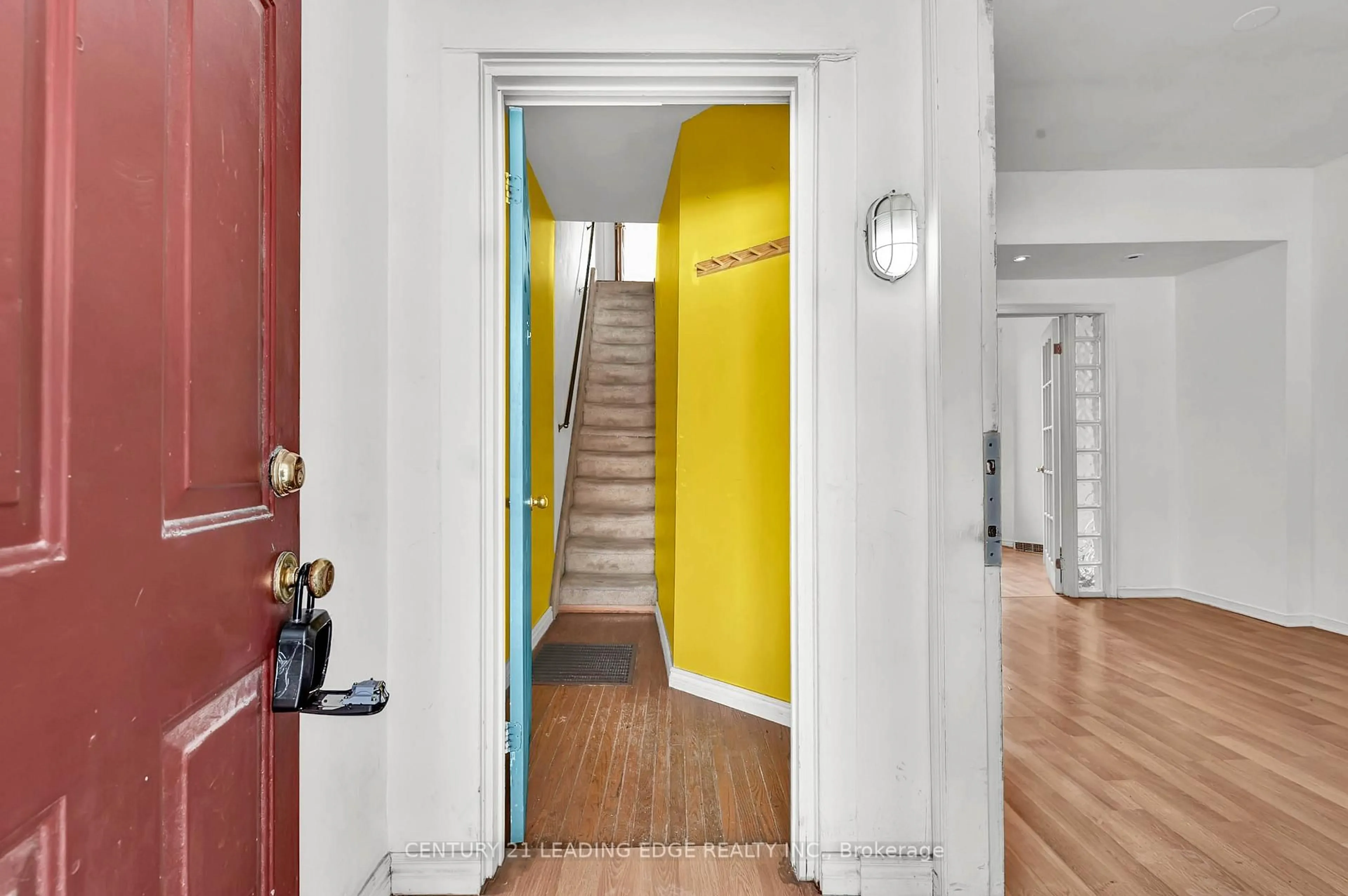 Indoor entryway for 7 Hunter St, Toronto Ontario M4J 1C1