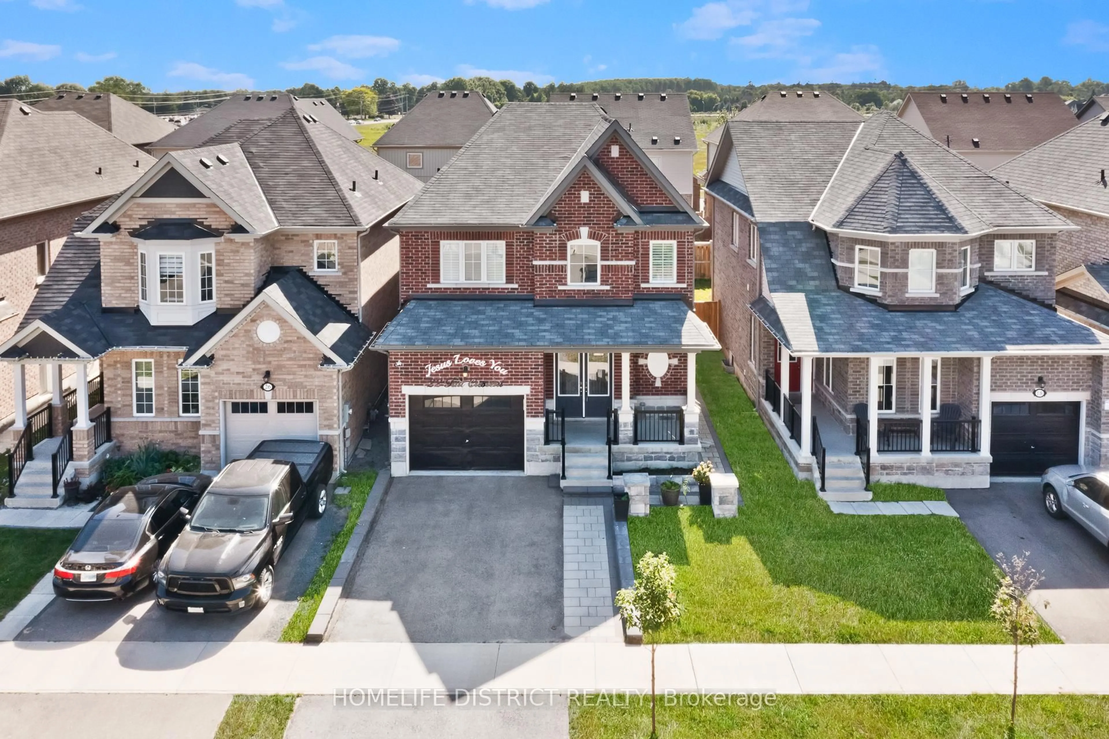 A pic from outside/outdoor area/front of a property/back of a property/a pic from drone, street for 22 Tait Cres, Clarington Ontario L1C 7G7