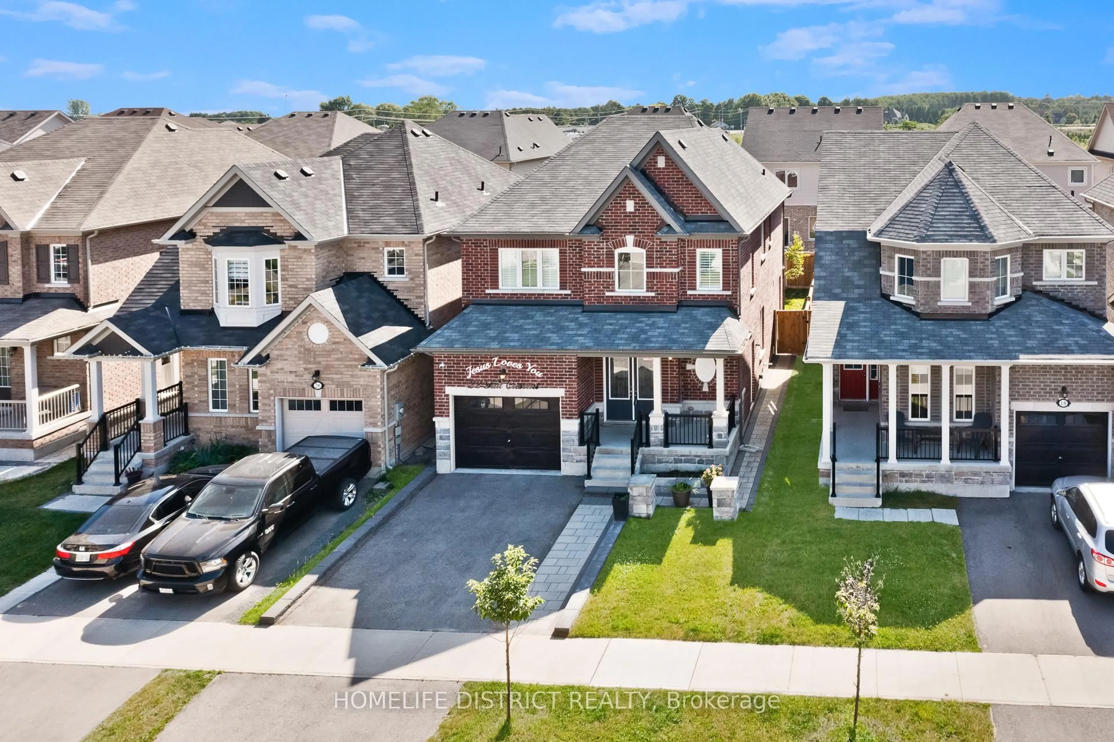 A pic from outside/outdoor area/front of a property/back of a property/a pic from drone, street for 22 Tait Cres, Clarington Ontario L1C 7G7