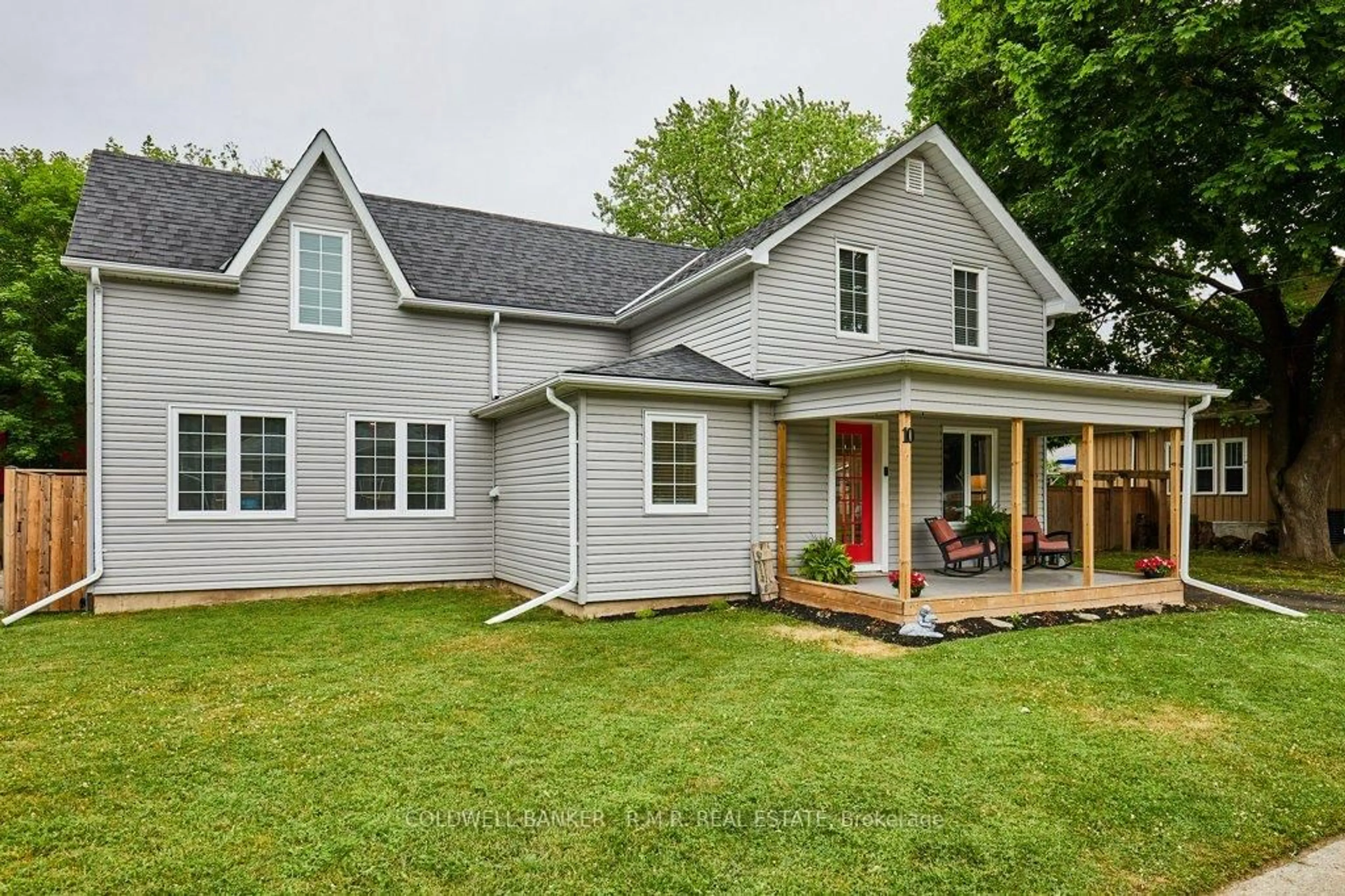 Home with vinyl exterior material, unknown for 10 Church St, Clarington Ontario L0B 1M0