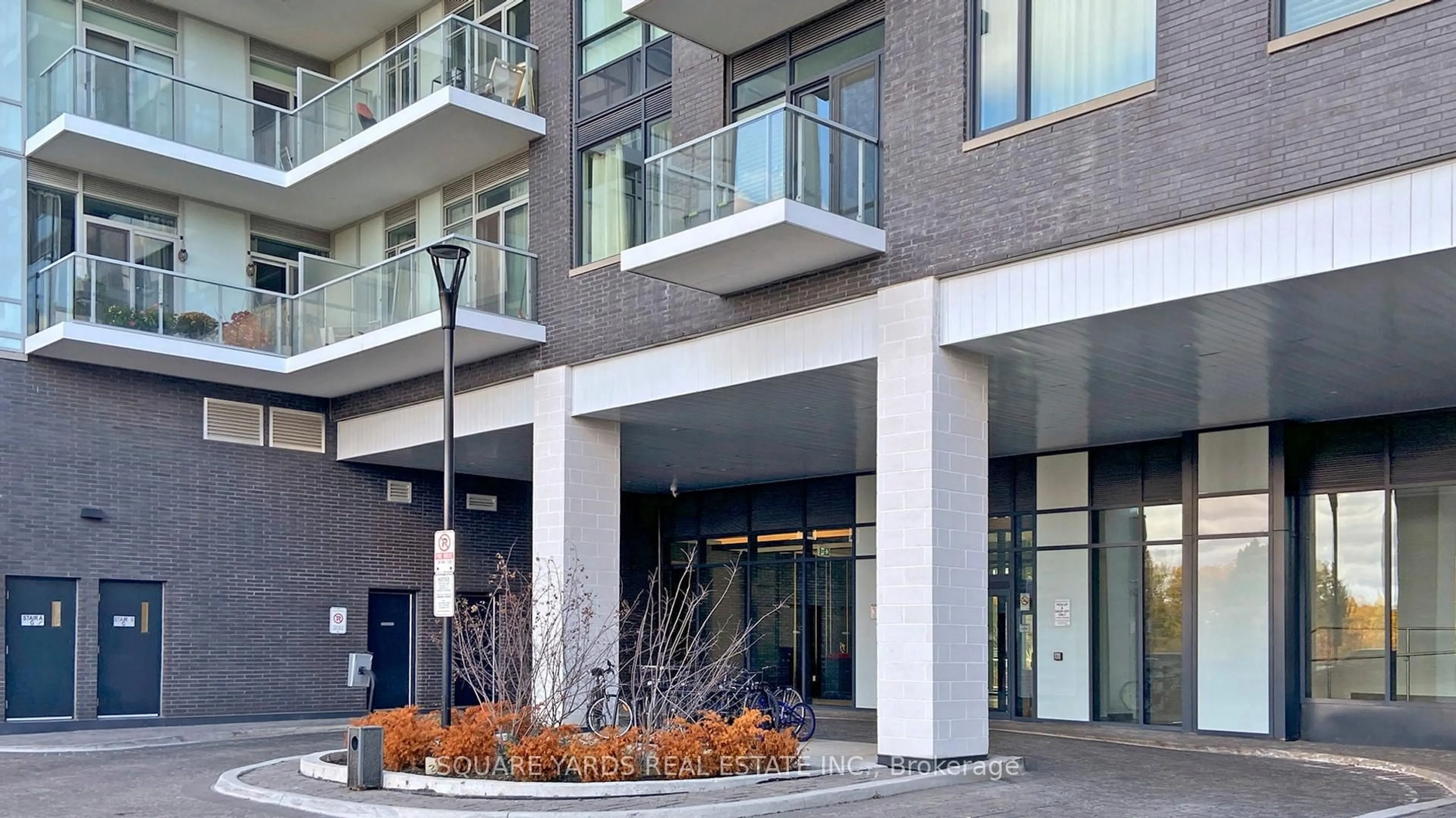 Indoor foyer for 3220 Sheppard Ave #613, Toronto Ontario M1T 0B7