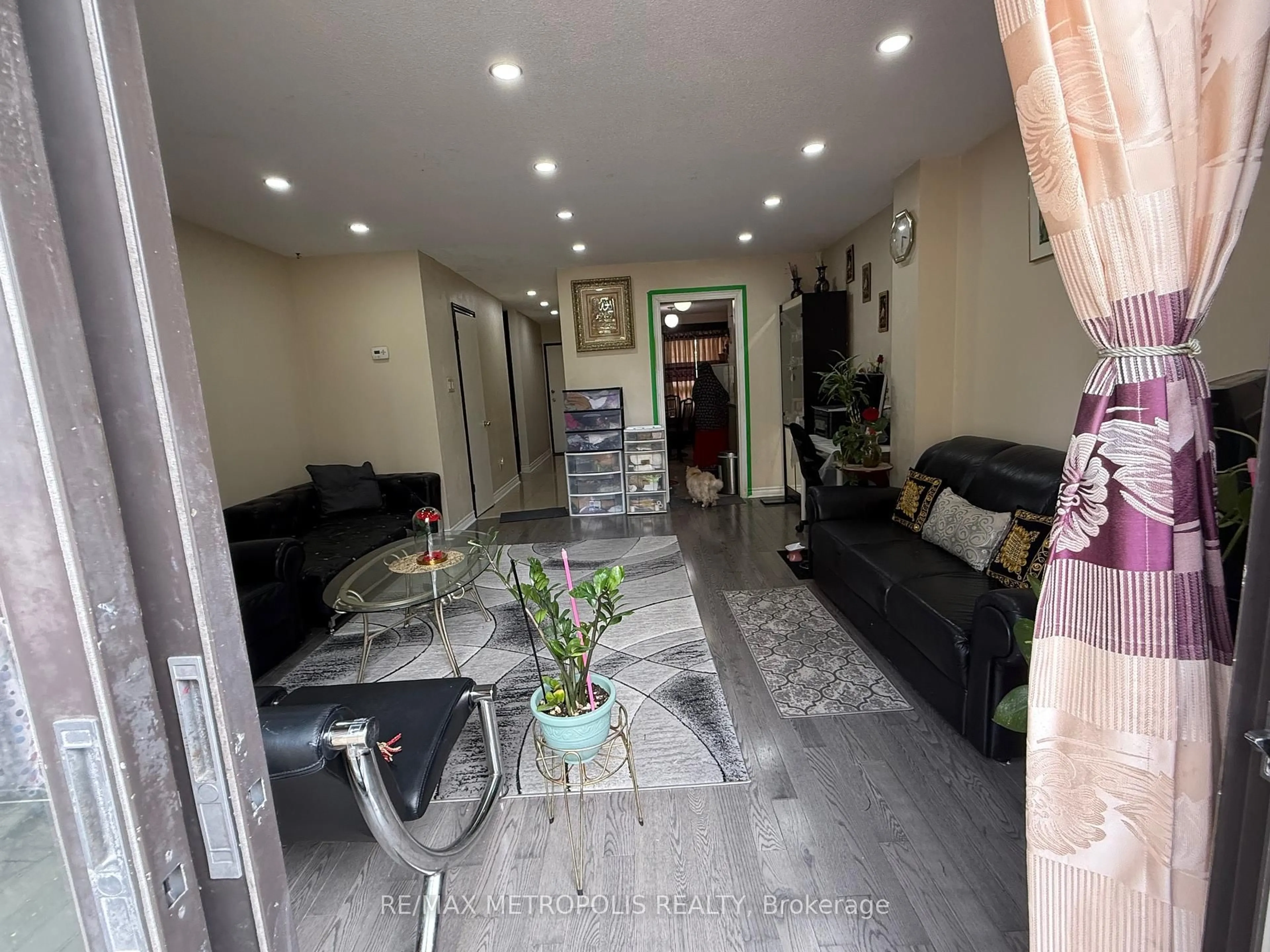 Unknown for 46 Albion Ave, Toronto Ontario M1L 1J6
