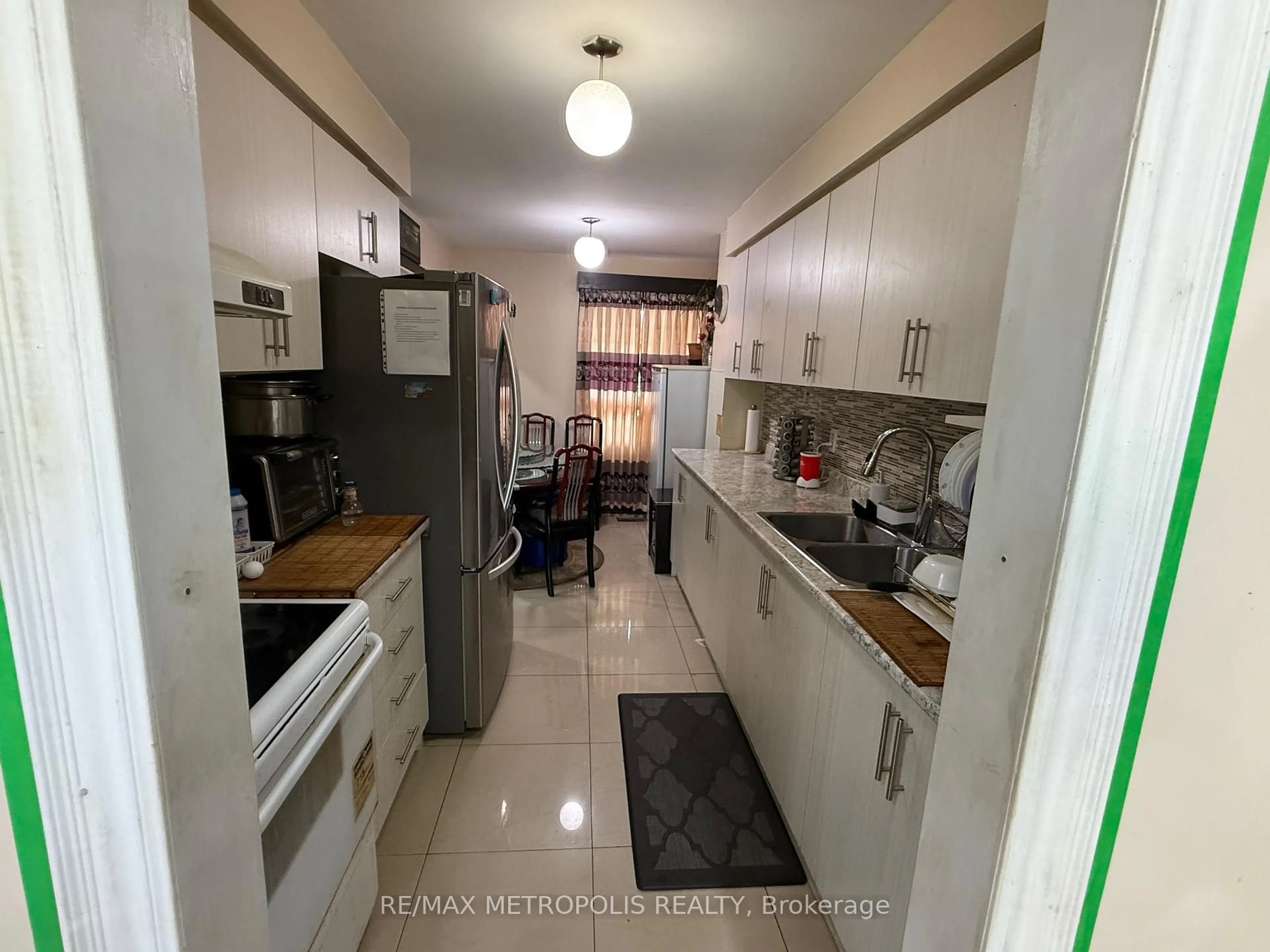 Standard kitchen, unknown for 46 Albion Ave, Toronto Ontario M1L 1J6
