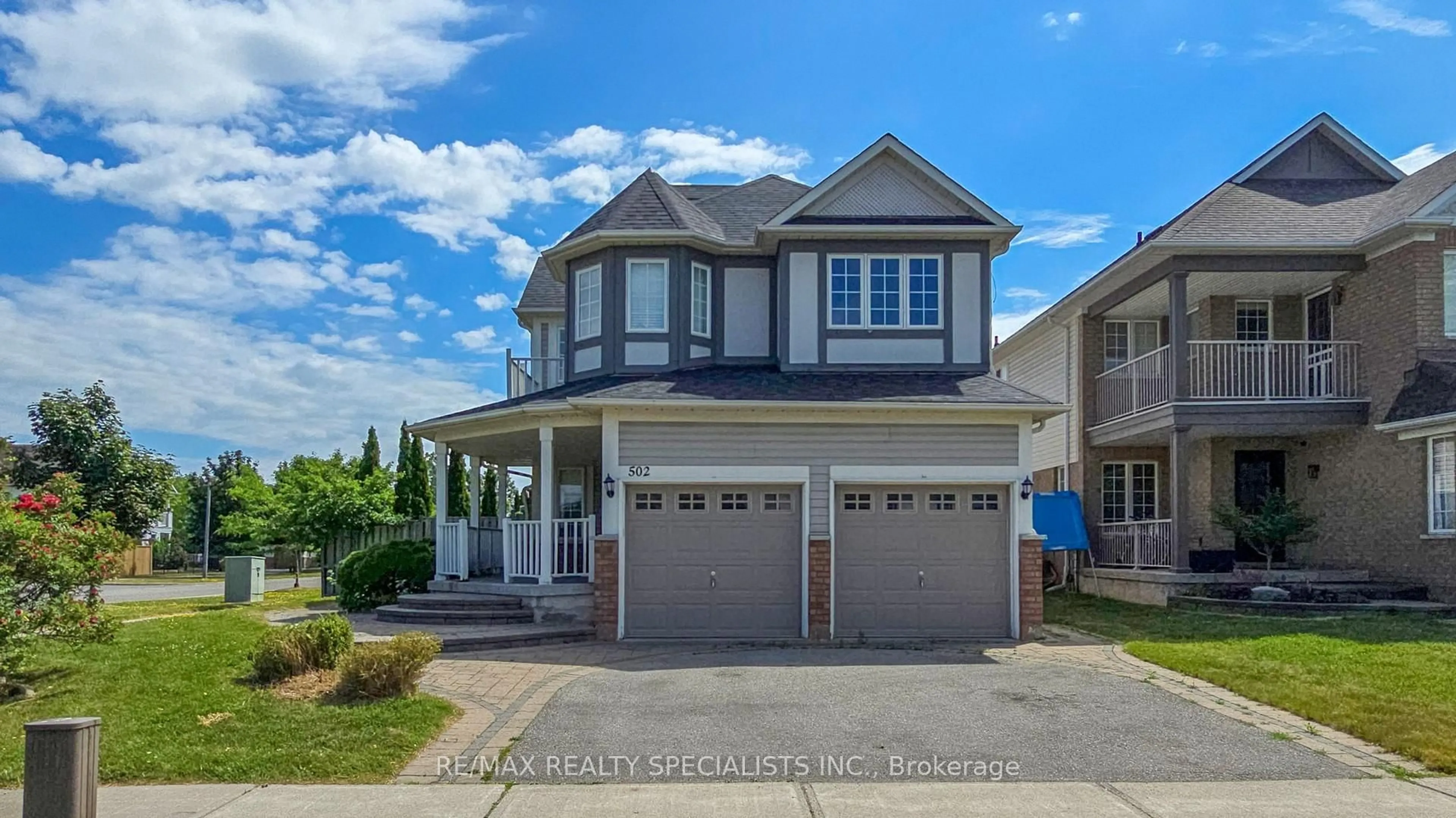 Home with vinyl exterior material, street for 502 Whitby Shores Greenway, Whitby Ontario L1N 9R2