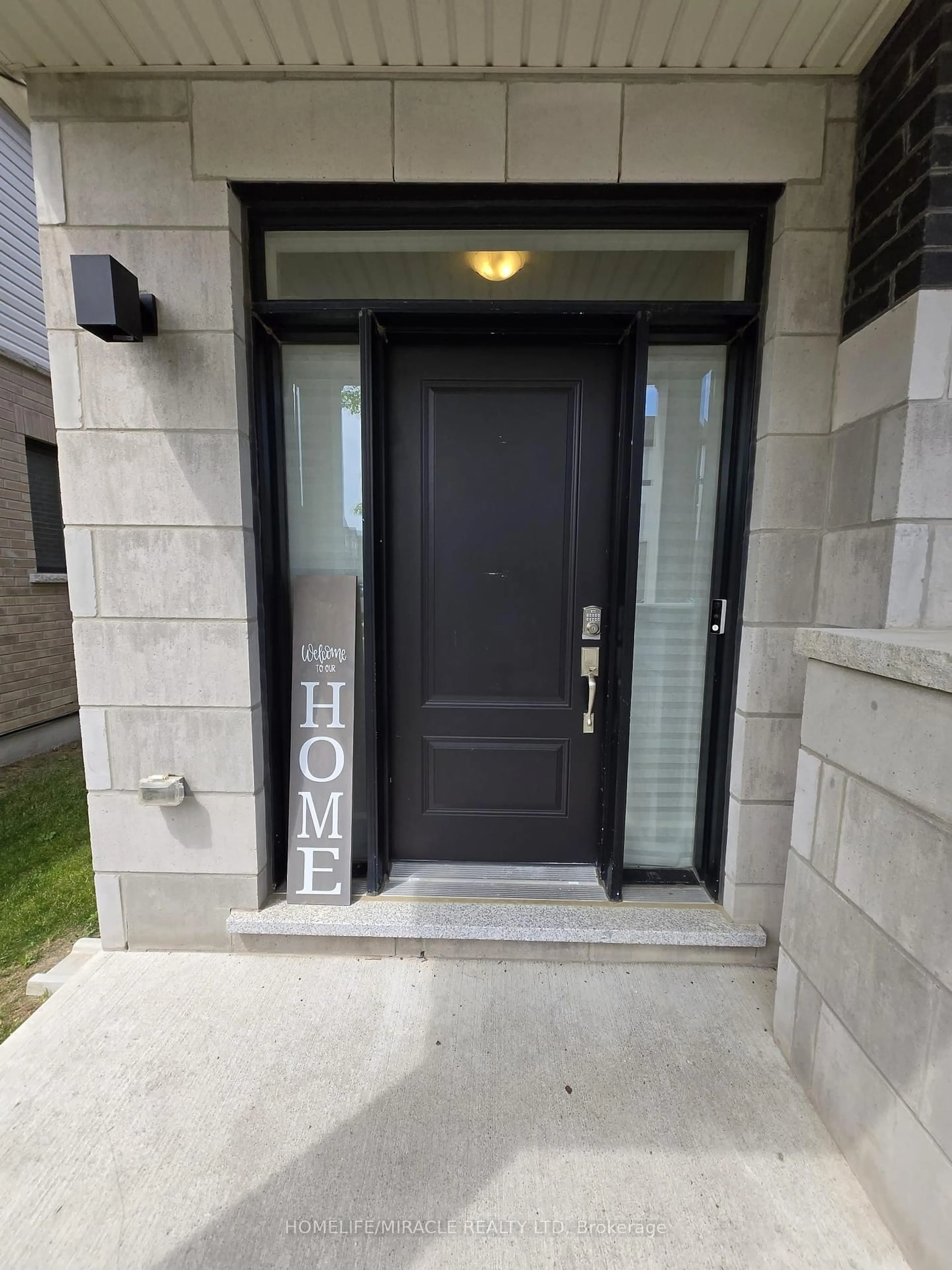 Indoor entryway for 296 Okanagan Path, Oshawa Ontario L1H 0A7