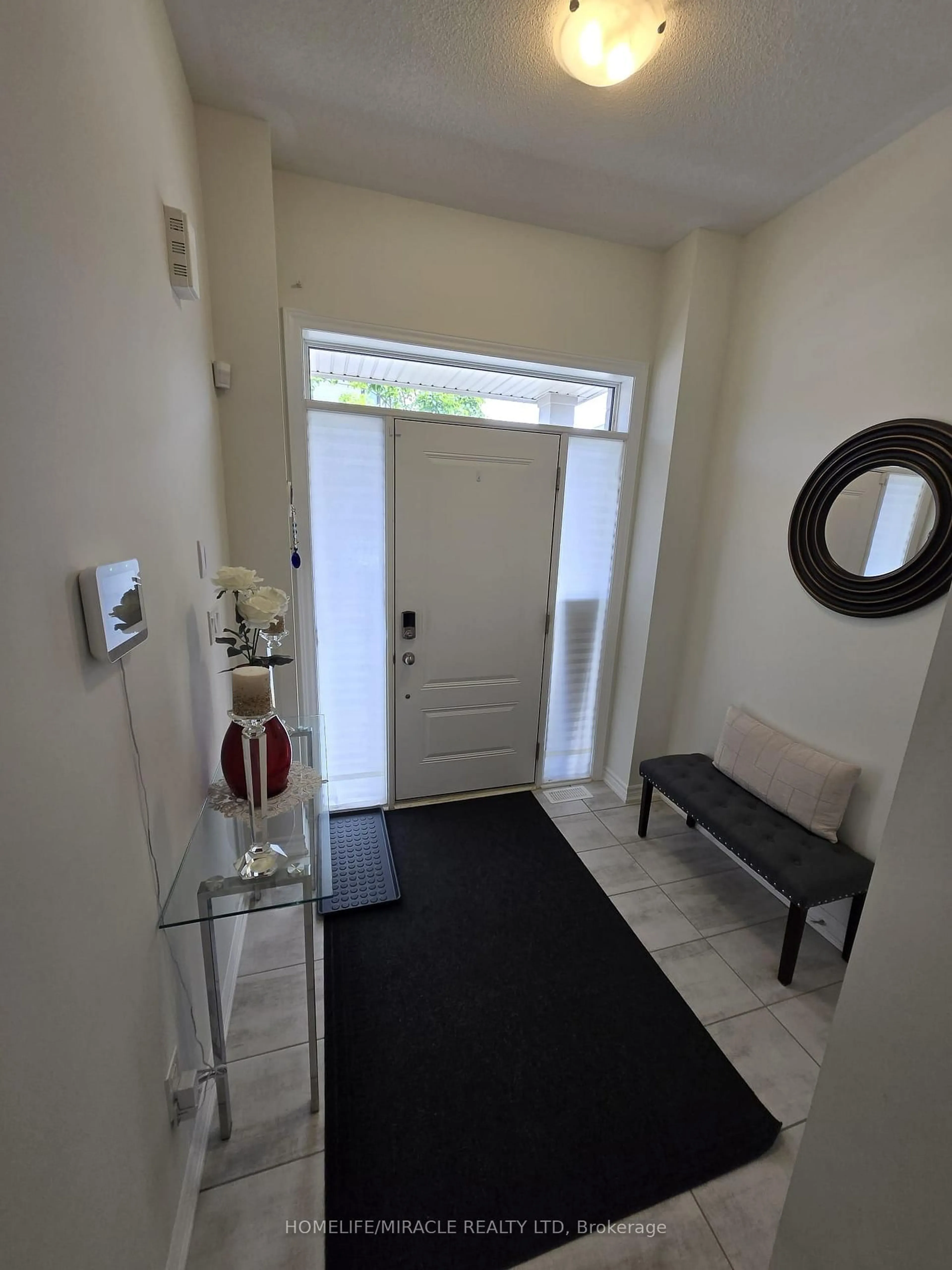 Indoor entryway for 296 Okanagan Path, Oshawa Ontario L1H 0A7