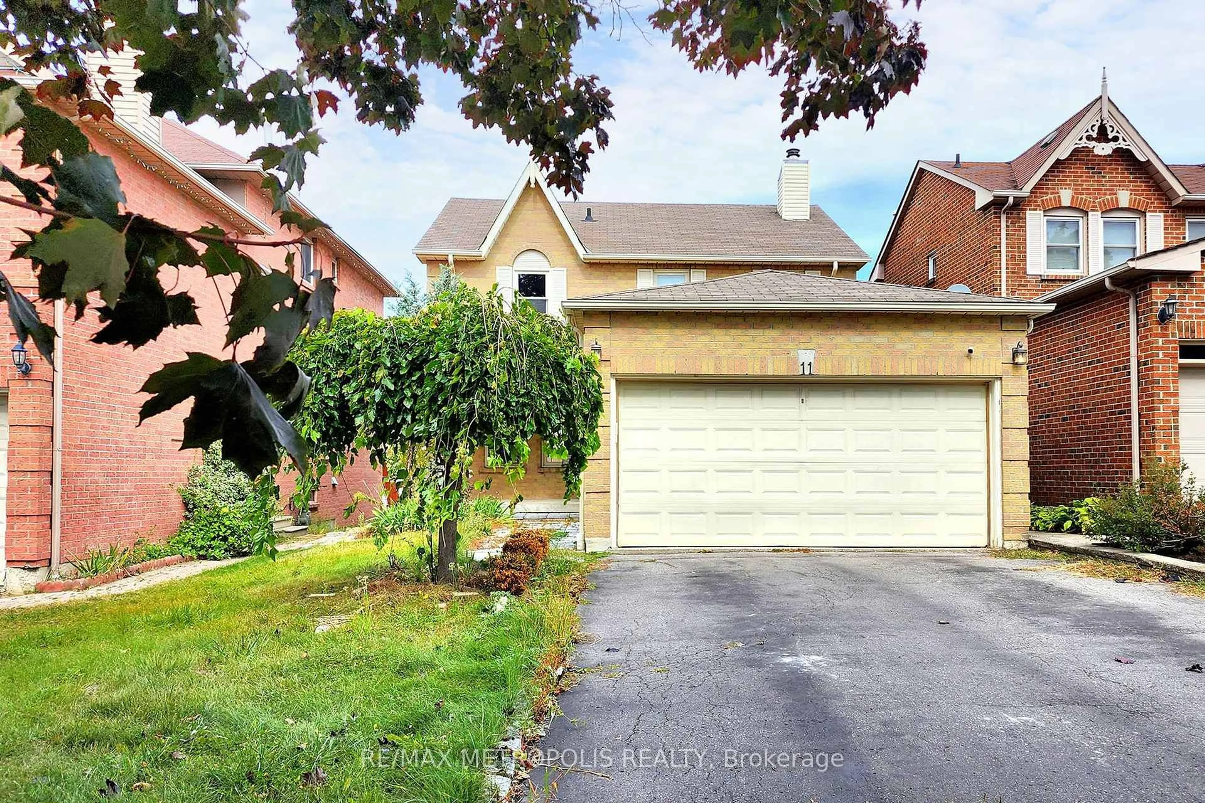 Home with brick exterior material, street for 11 Noake Cres, Ajax Ontario L1T 3L4