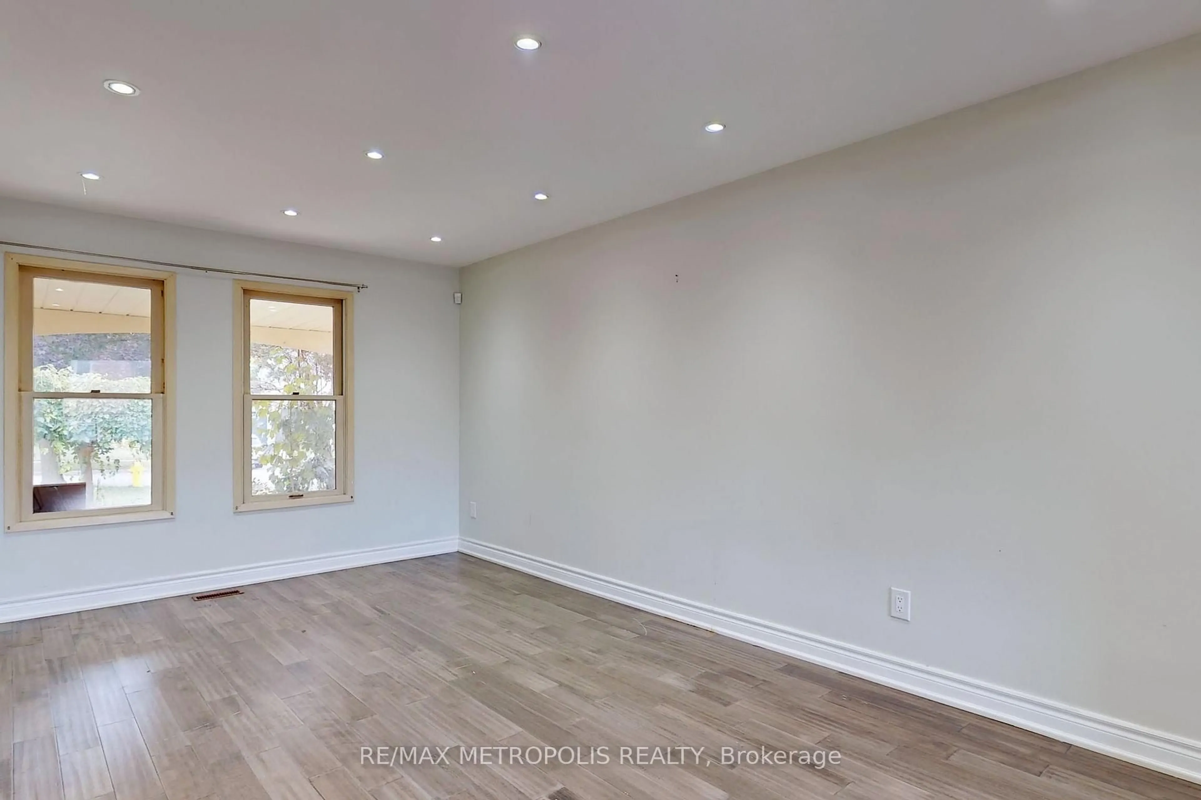 A pic of a room for 11 Noake Cres, Ajax Ontario L1T 3L4