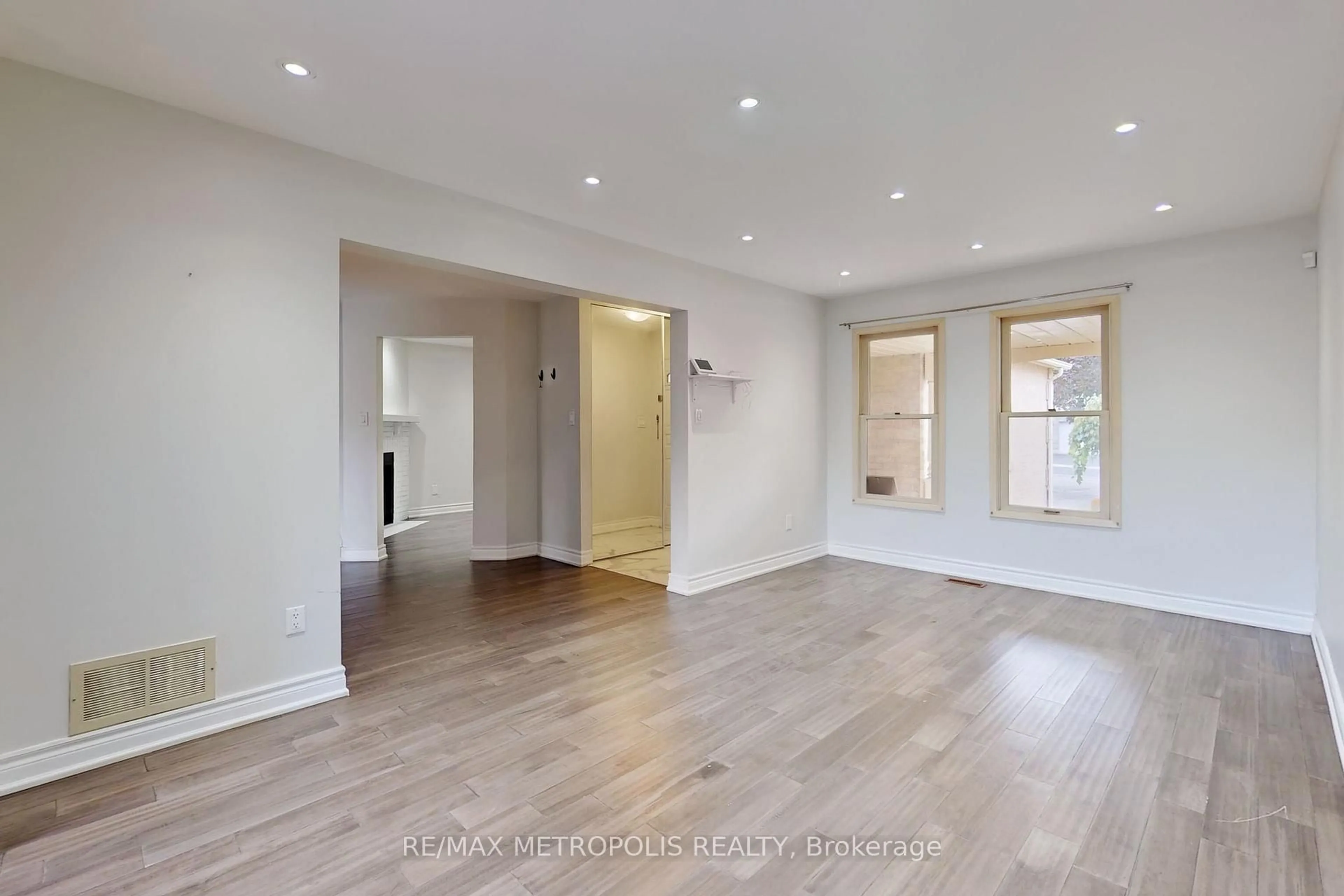 A pic of a room for 11 Noake Cres, Ajax Ontario L1T 3L4