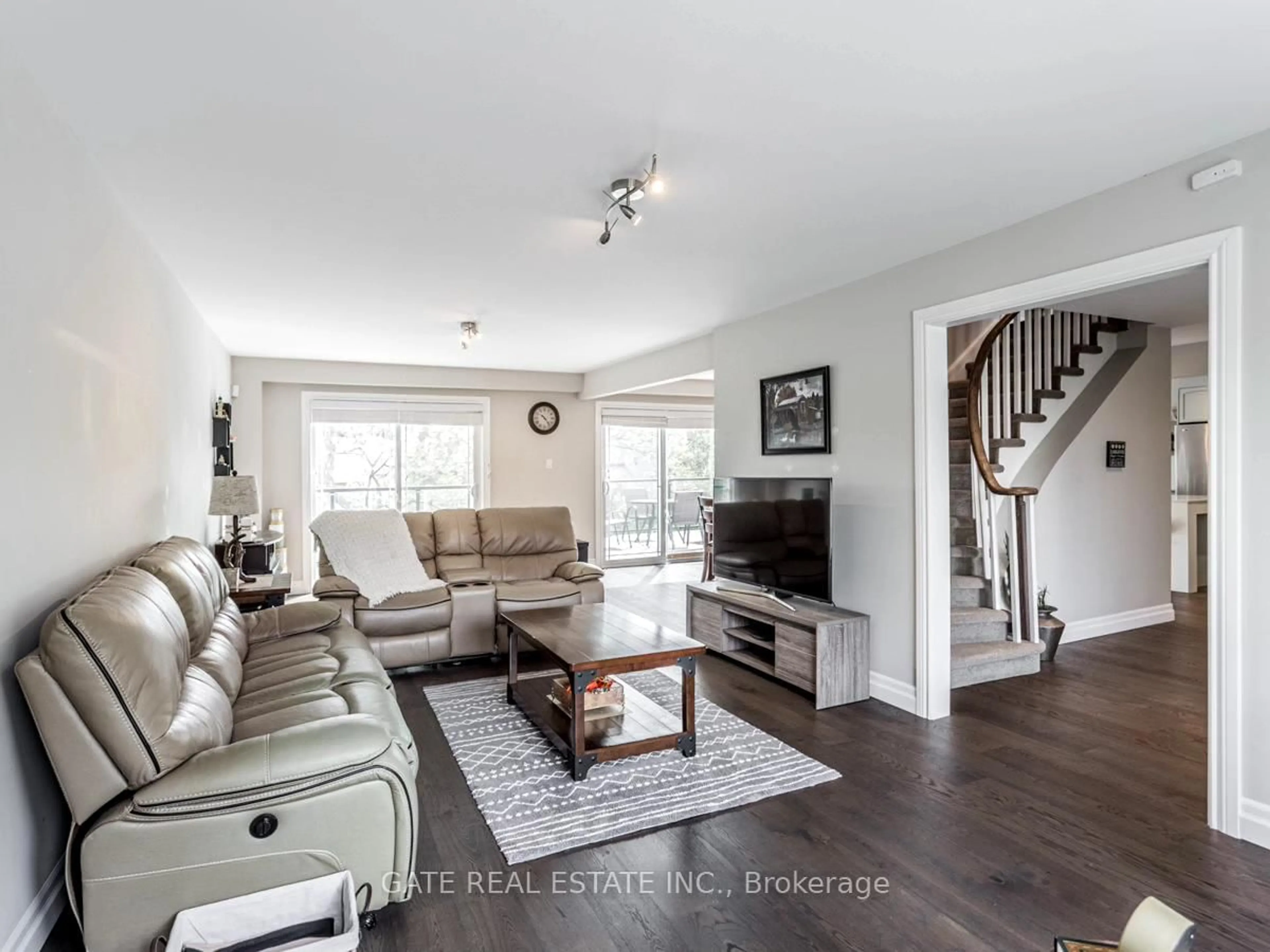 Living room with furniture, wood/laminate floor for 535 Broadgreen St, Pickering Ontario L1W 3E8