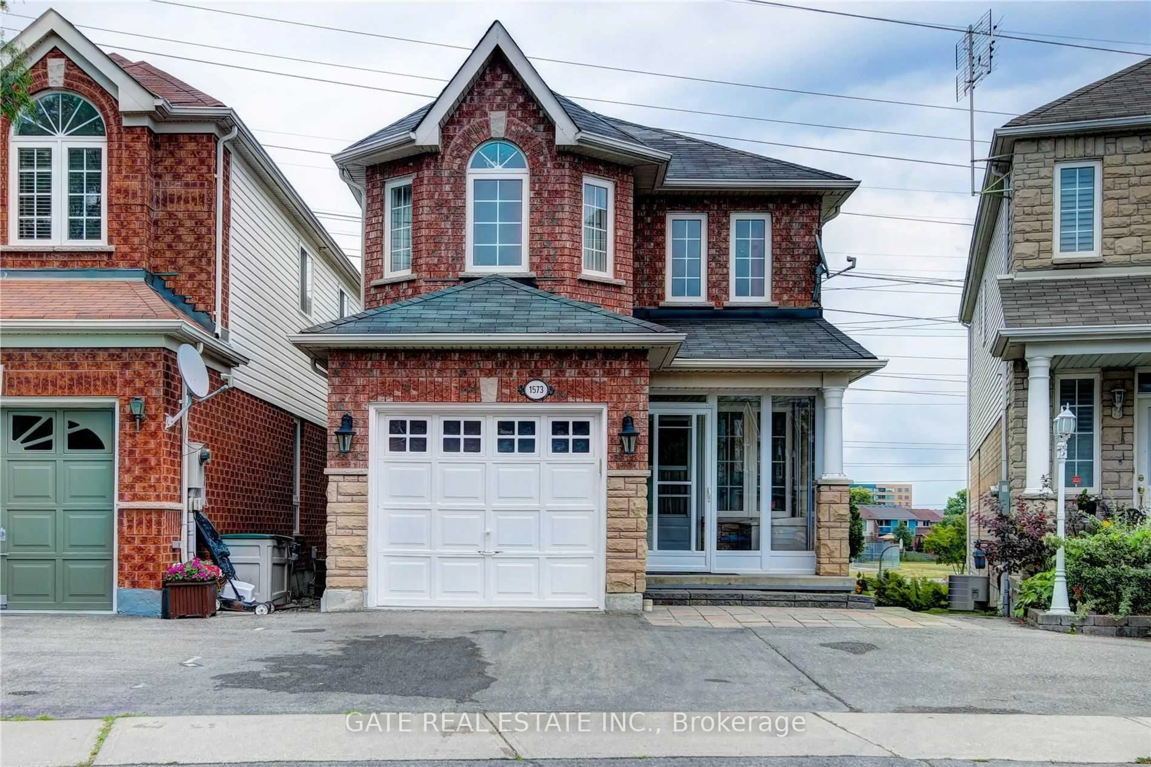 Home with brick exterior material, street for 1573 Avonmore Sq, Pickering Ontario L1V 7H5