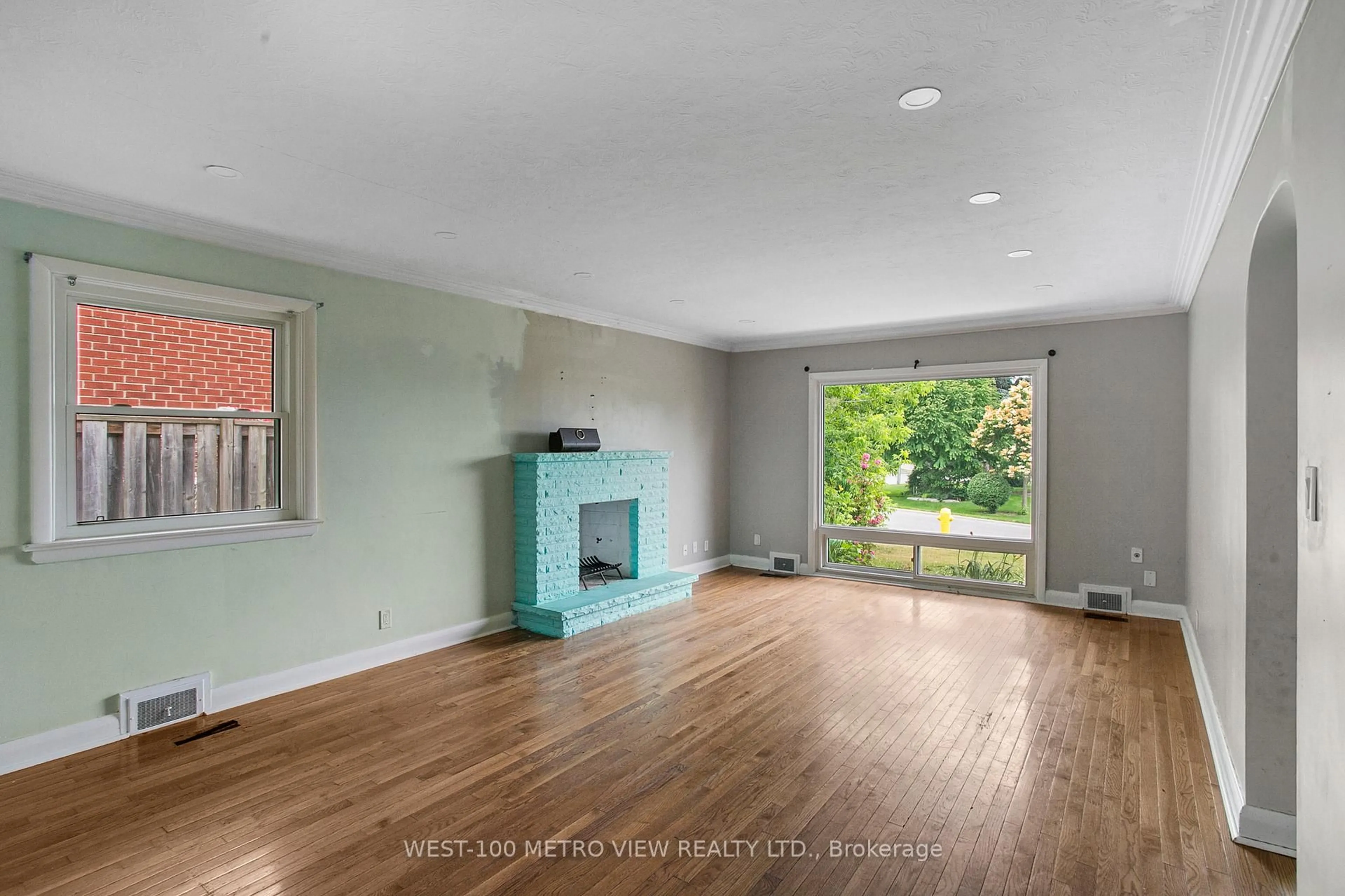 Unknown for 184 Winona Ave, Oshawa Ontario L1G 3H5