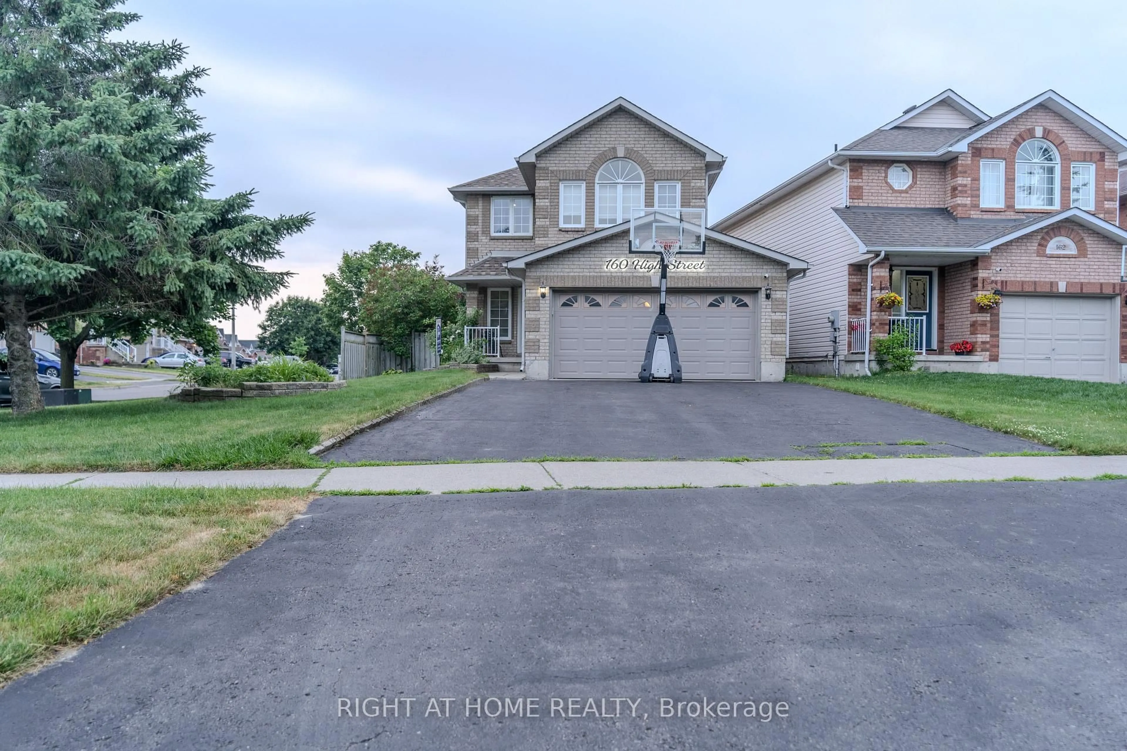 A pic from outside/outdoor area/front of a property/back of a property/a pic from drone, street for 160 High St, Clarington Ontario L1C 5A6