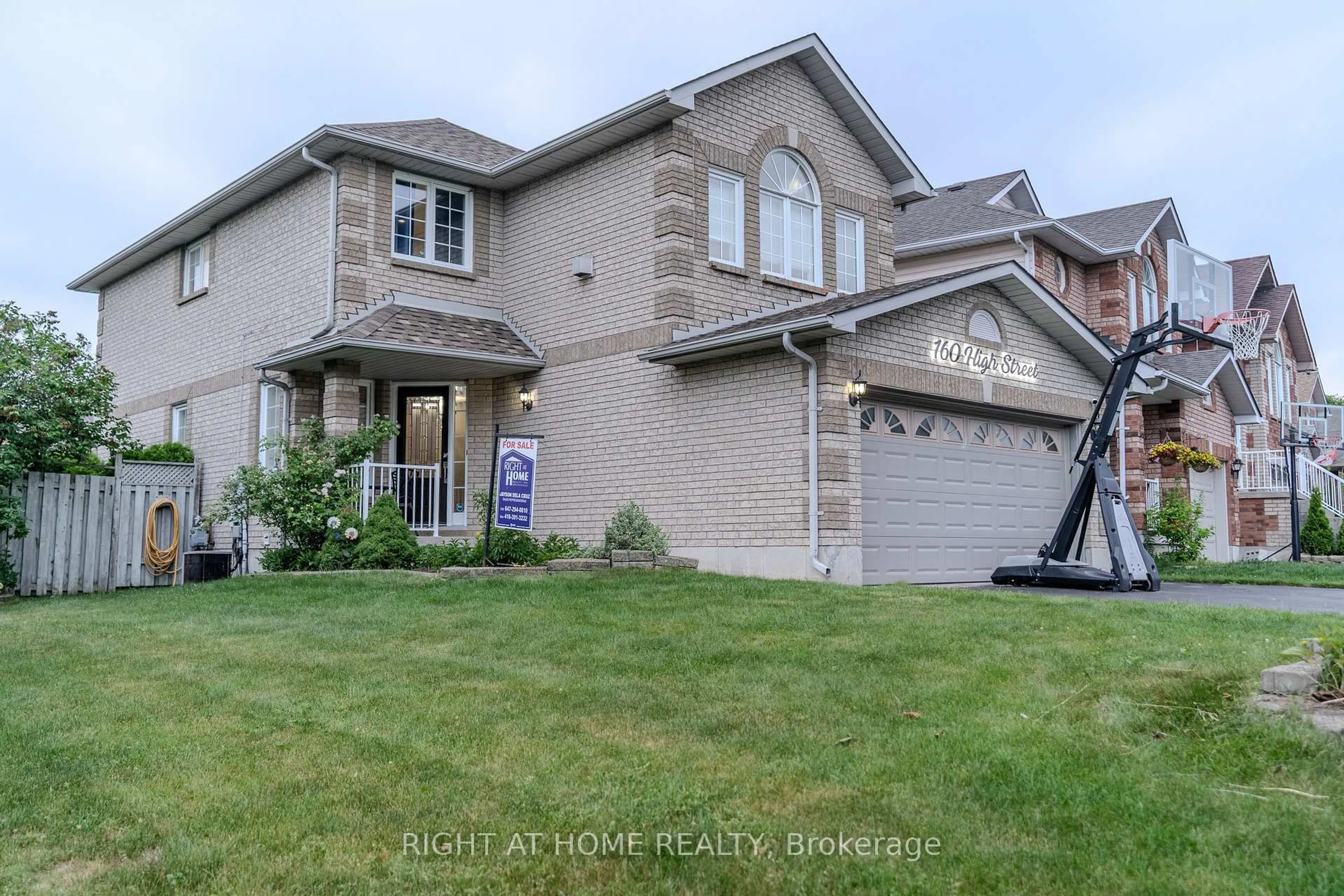Home with brick exterior material, street for 160 High St, Clarington Ontario L1C 5A6