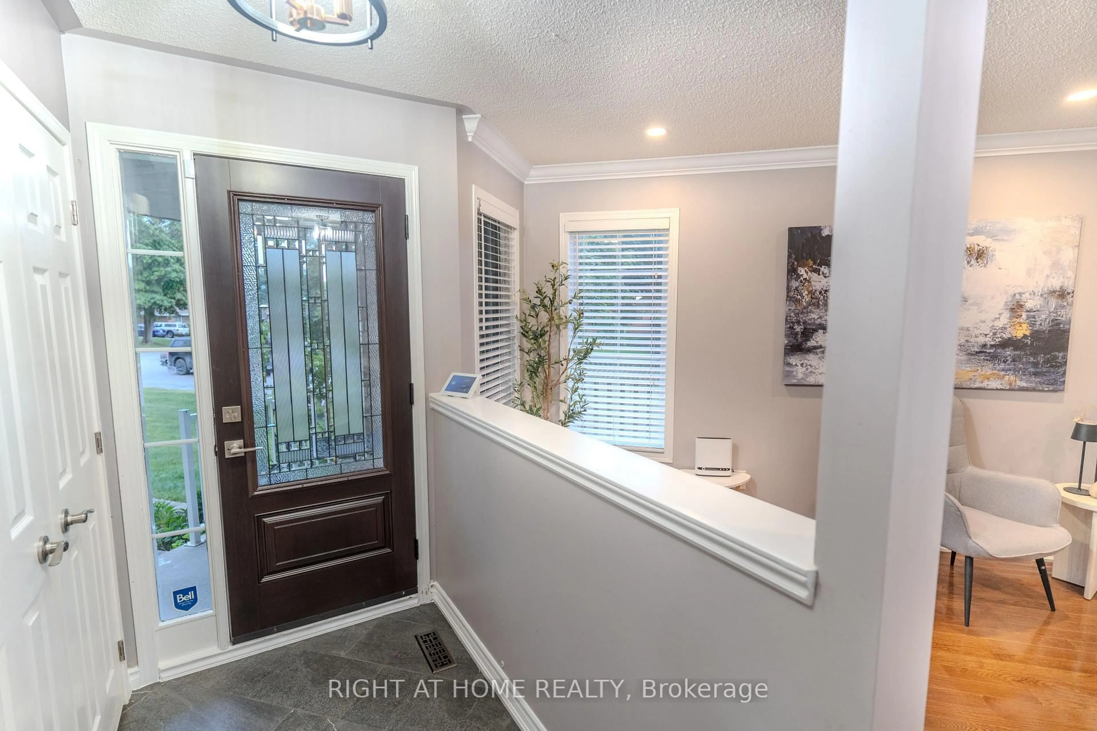Indoor entryway for 160 High St, Clarington Ontario L1C 5A6