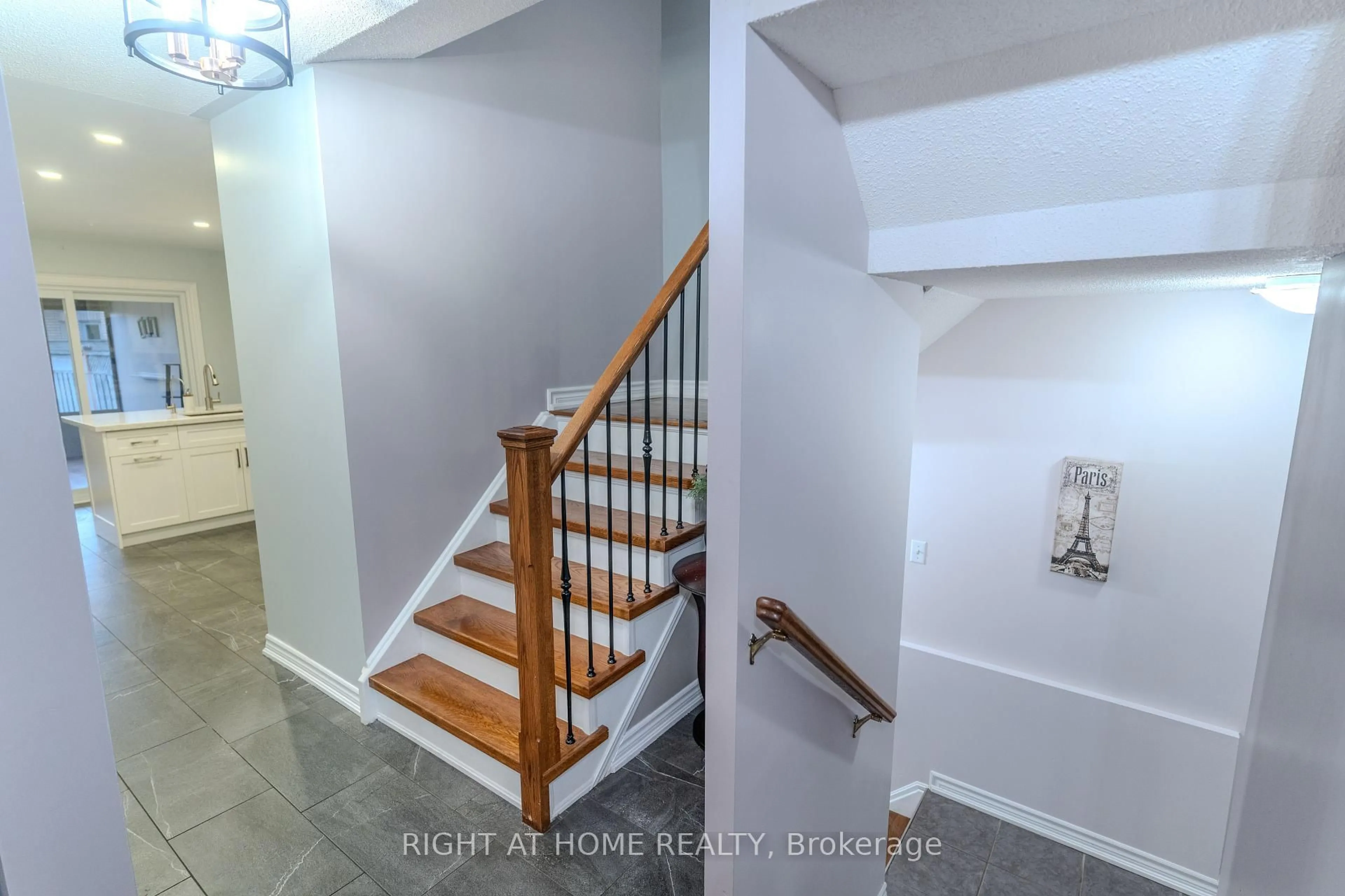 Stairs for 160 High St, Clarington Ontario L1C 5A6