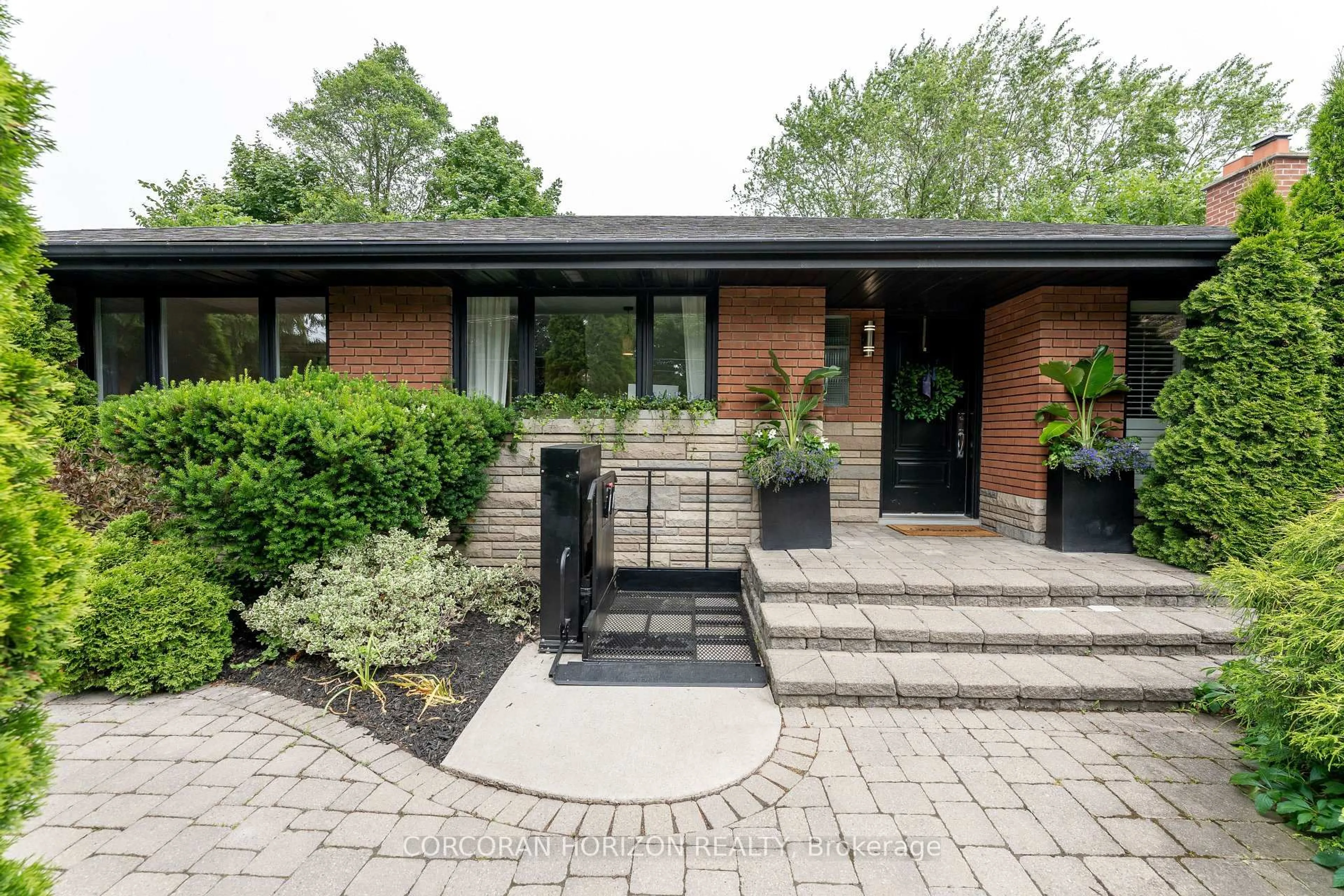 Home with brick exterior material, street for 15 McNab Blvd, Toronto Ontario M1M 2W3