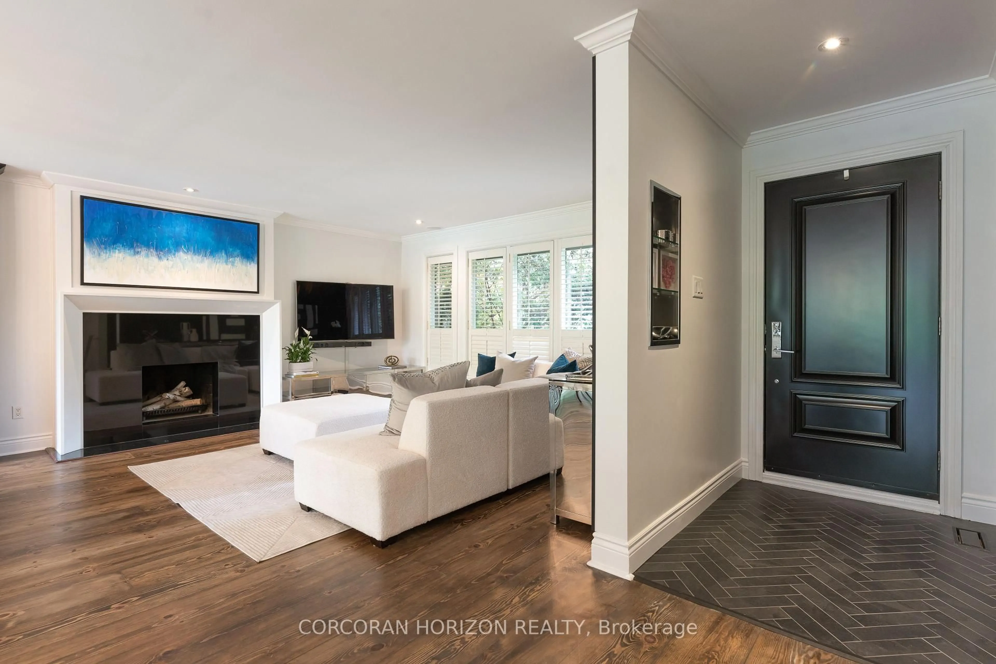 Living room with furniture, unknown for 15 McNab Blvd, Toronto Ontario M1M 2W3