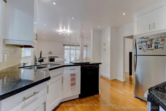 Additional property image - 38 Moorecroft Cres