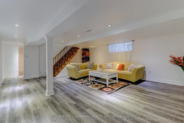 Additional property image - 38 Moorecroft Cres