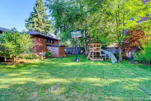 Additional property image - 38 Moorecroft Cres