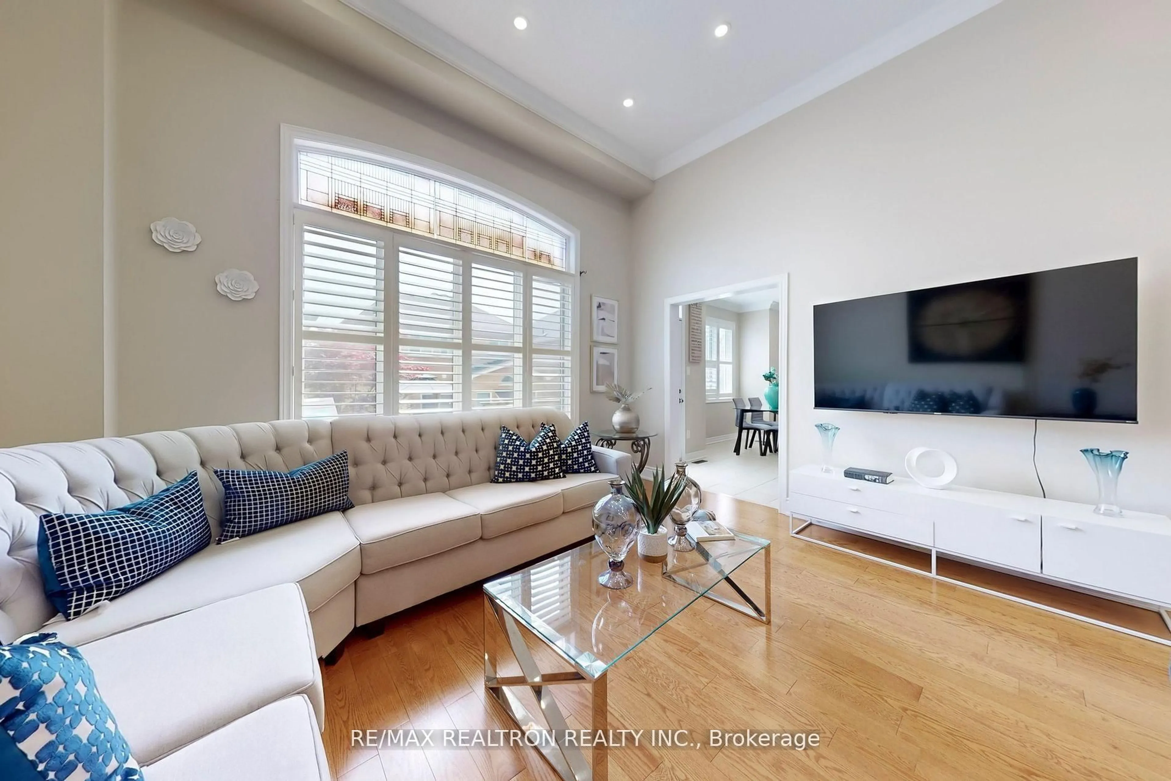 Living room with furniture, wood/laminate floor for 11 Salvage St, Ajax Ontario L1Z 1S5