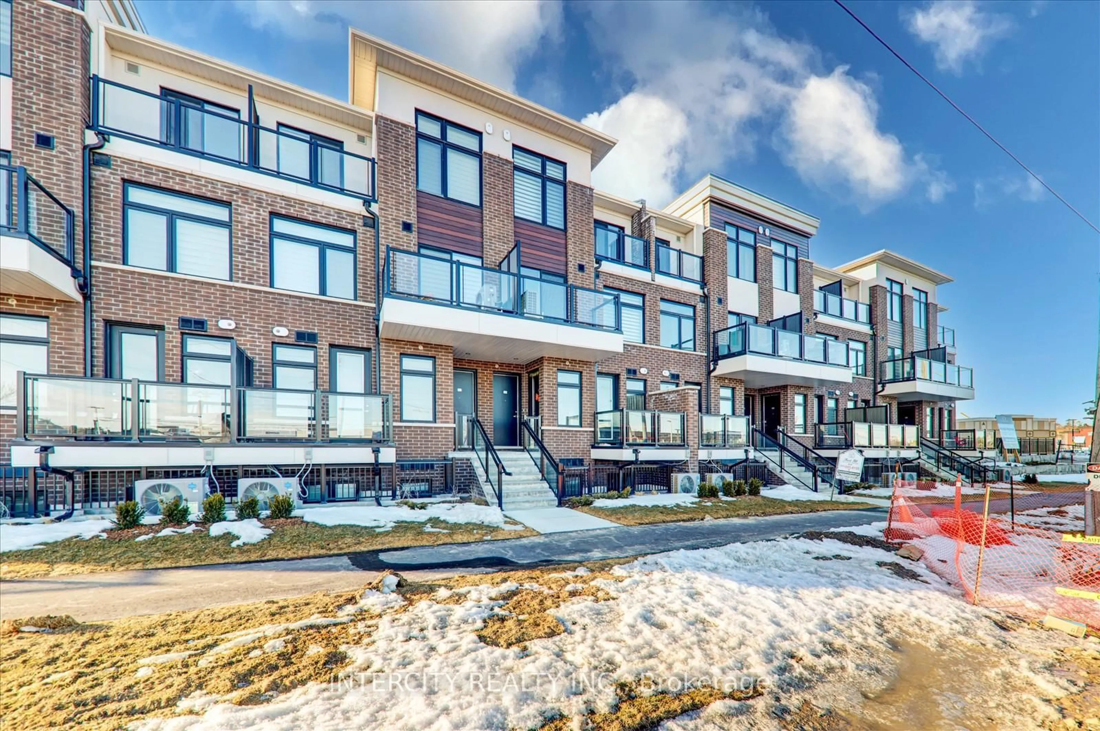 Unknown for 755 Omega Dr #323, Pickering Ontario L1V 0H1