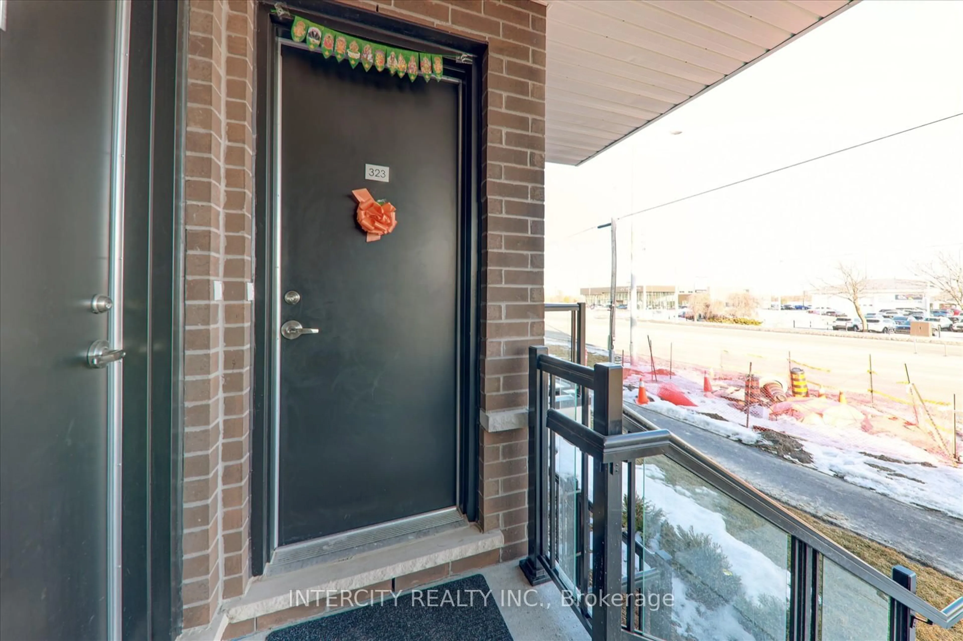 Indoor entryway for 755 Omega Dr #323, Pickering Ontario L1V 0H1