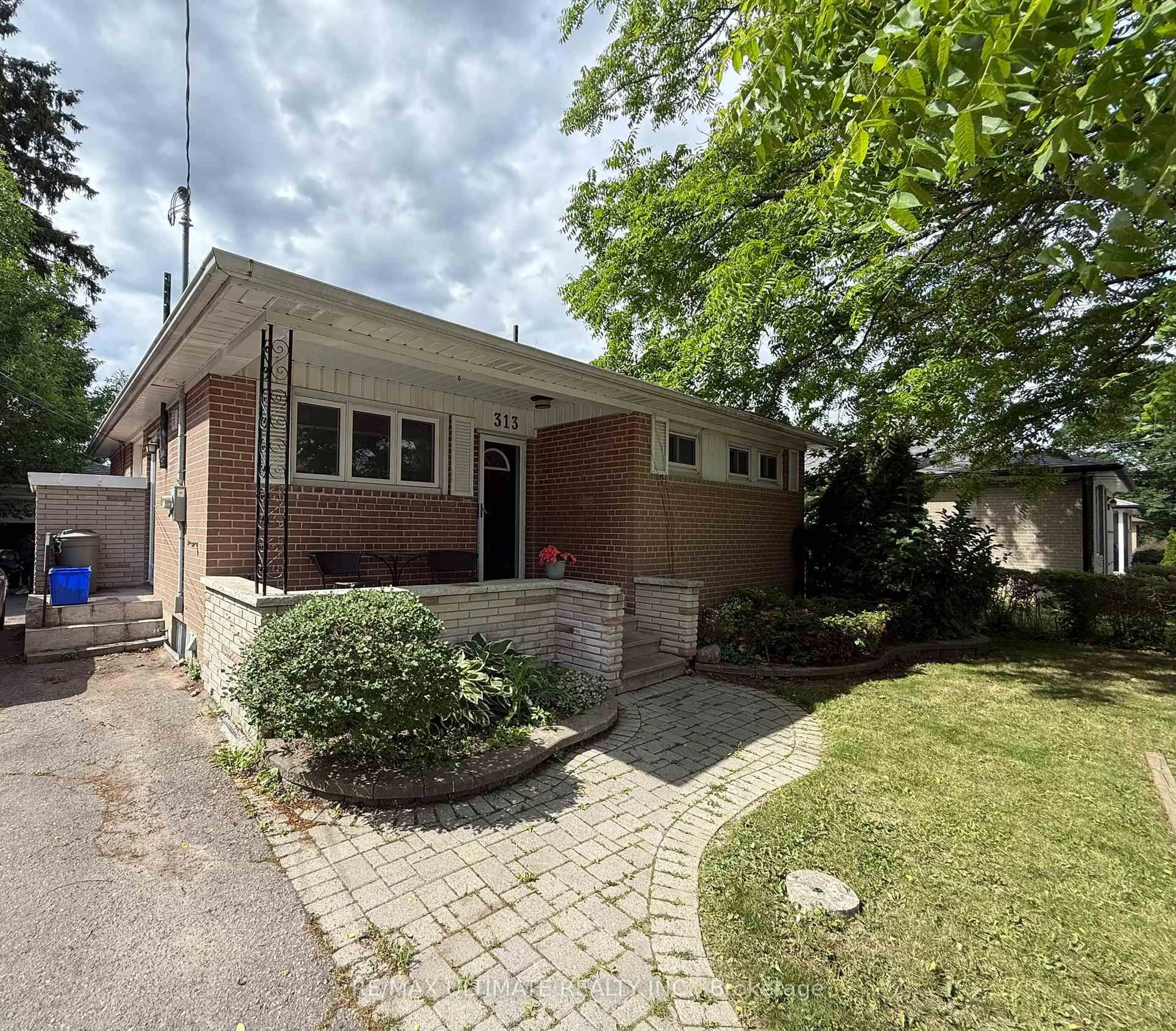 Home with brick exterior material, street for 313 Rossland Rd, Whitby Ontario L1N 3H8