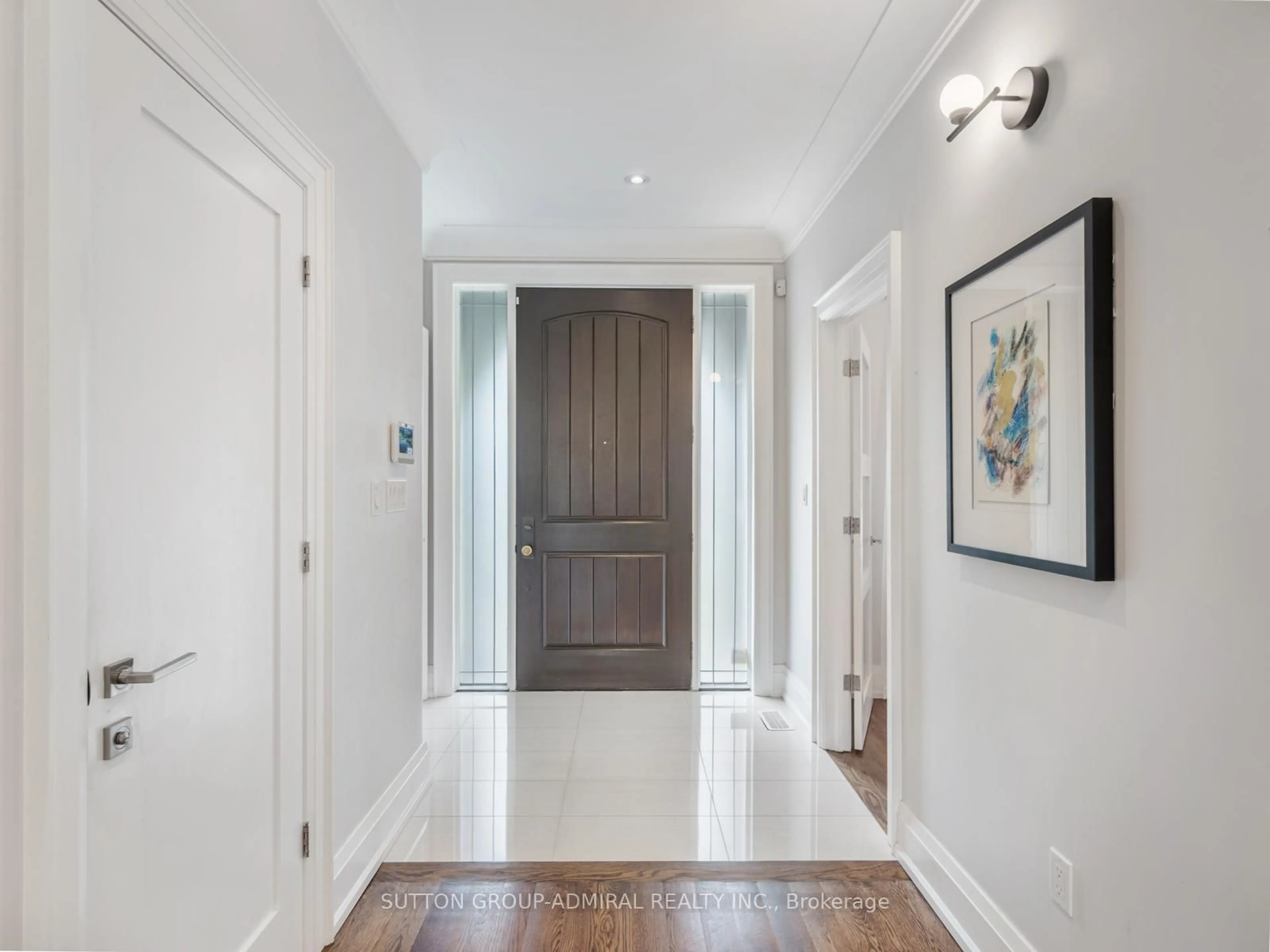 Indoor entryway for 1 Dustan Cres, Toronto Ontario M4J 4G4