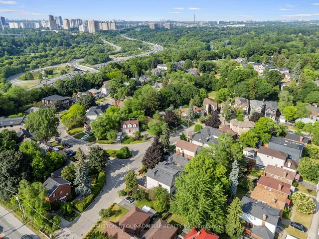Property image - 1 Dustan Cres