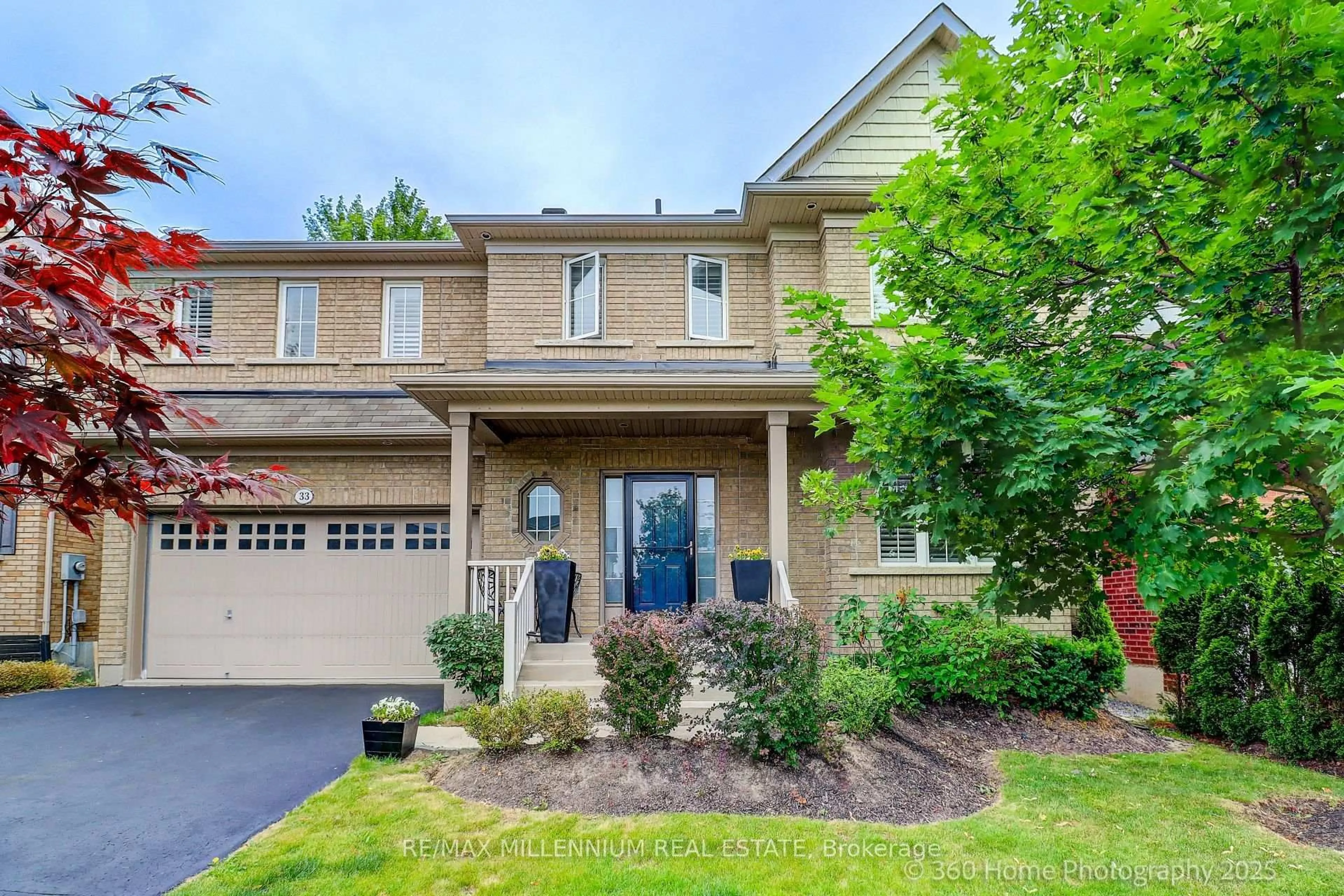 Home with brick exterior material, street for 33 Britannia Ave, Oshawa Ontario L1L 0C1