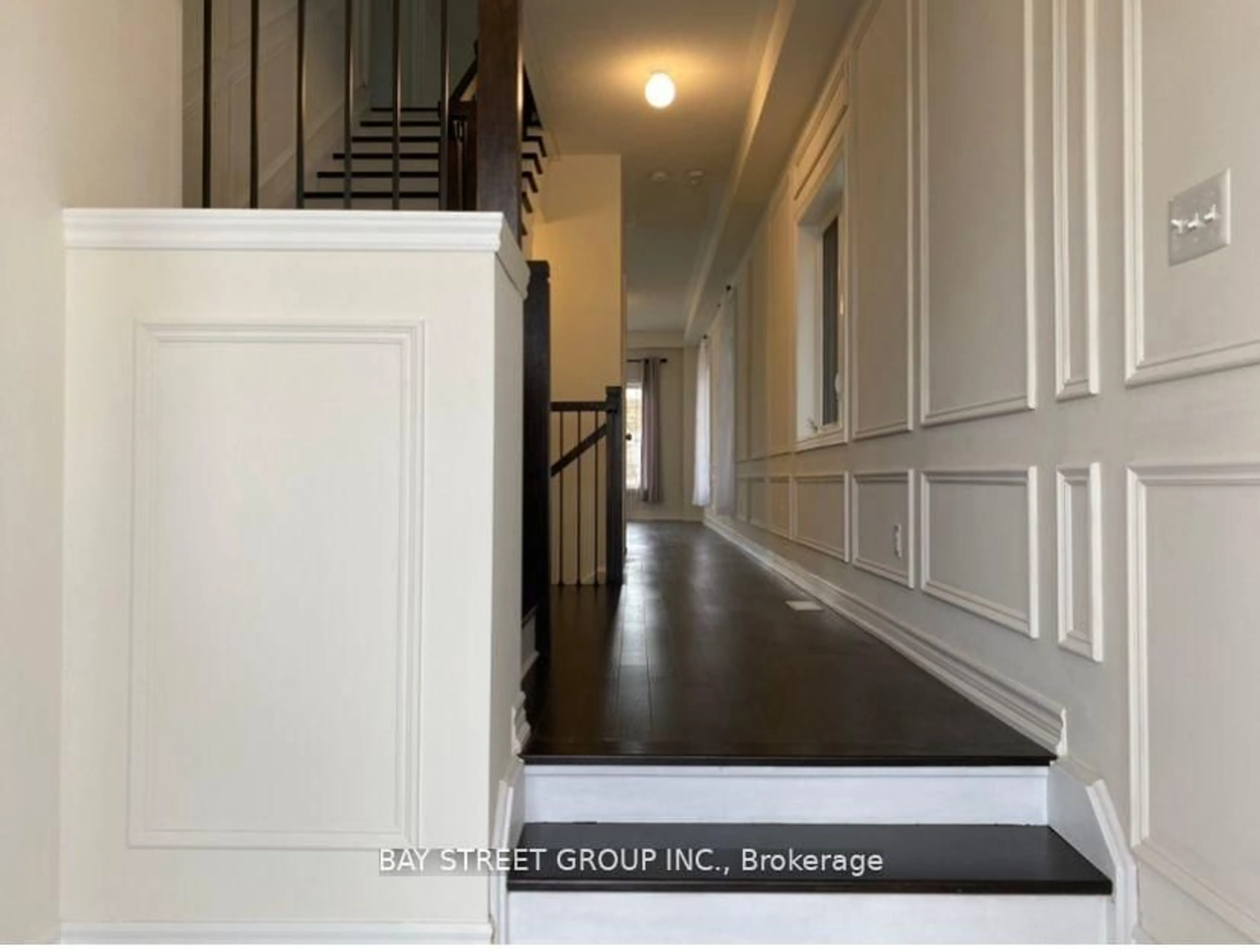 Indoor foyer for 2408 Angora St, Pickering Ontario L1X 0M6