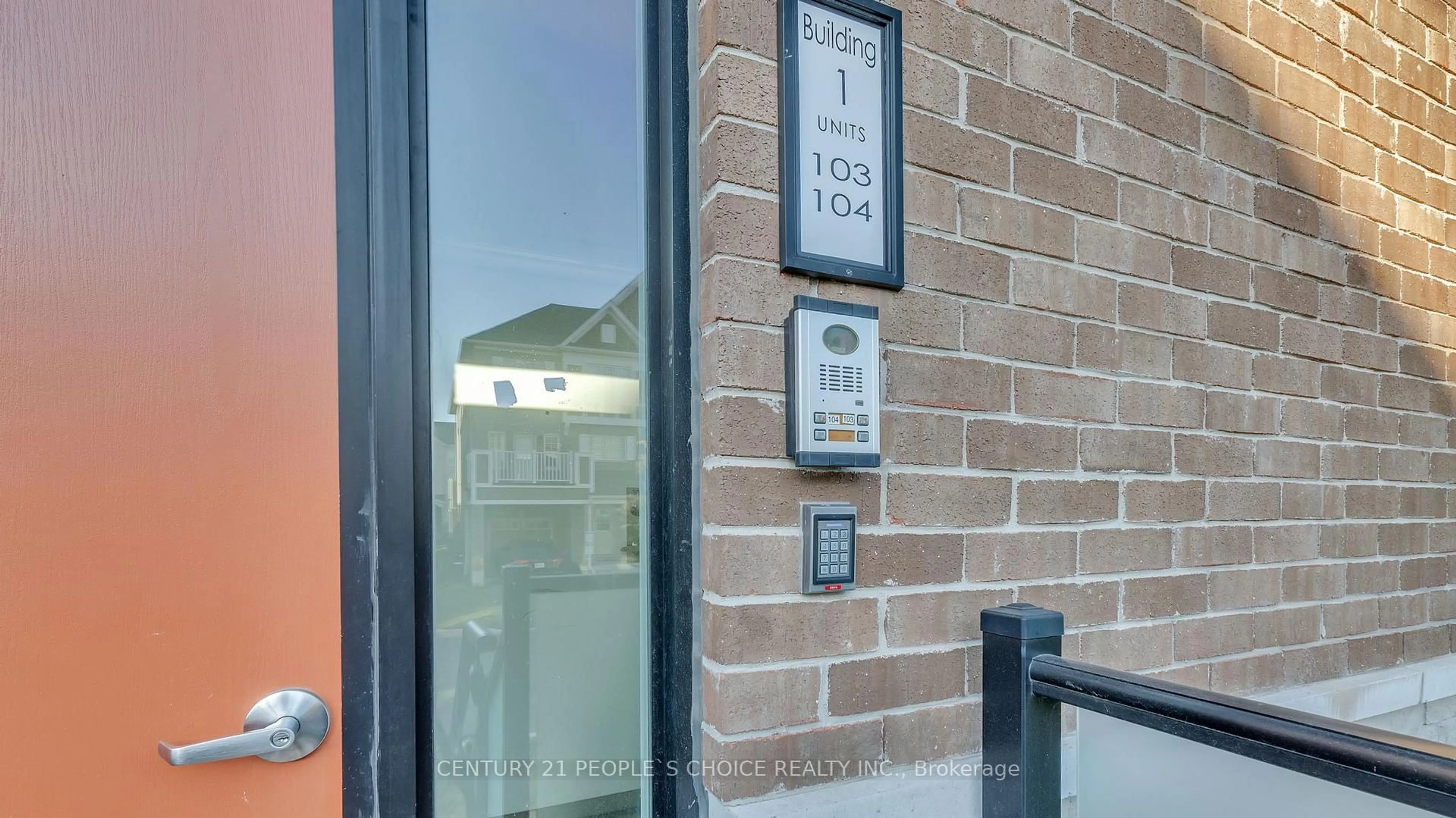 Indoor foyer for 1148 Dragonfly Ave #103, Pickering Ontario L1X 0H5