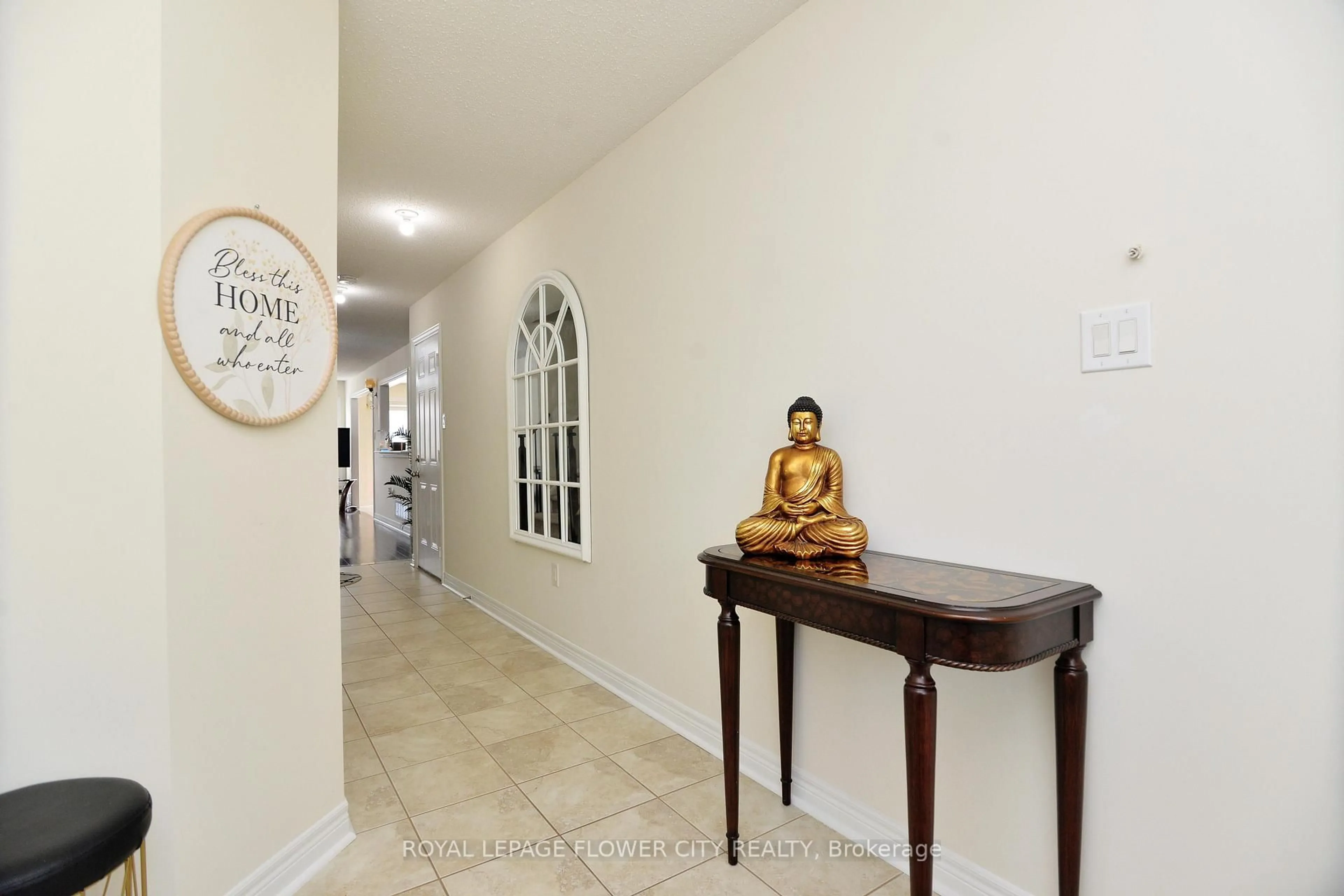 Indoor foyer for 69 Keywood St, Ajax Ontario L1Z 2E4
