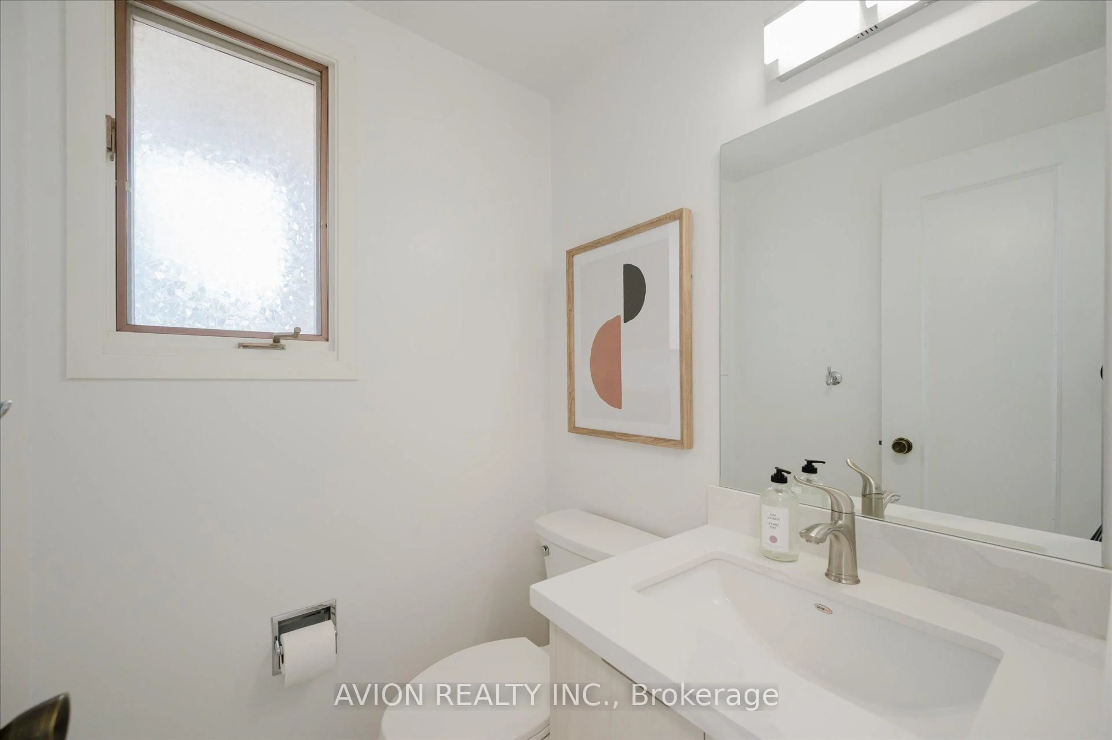 Standard bathroom, ceramic/tile floor for 16 Glencoyne Cres, Toronto Ontario M1W 2Z2
