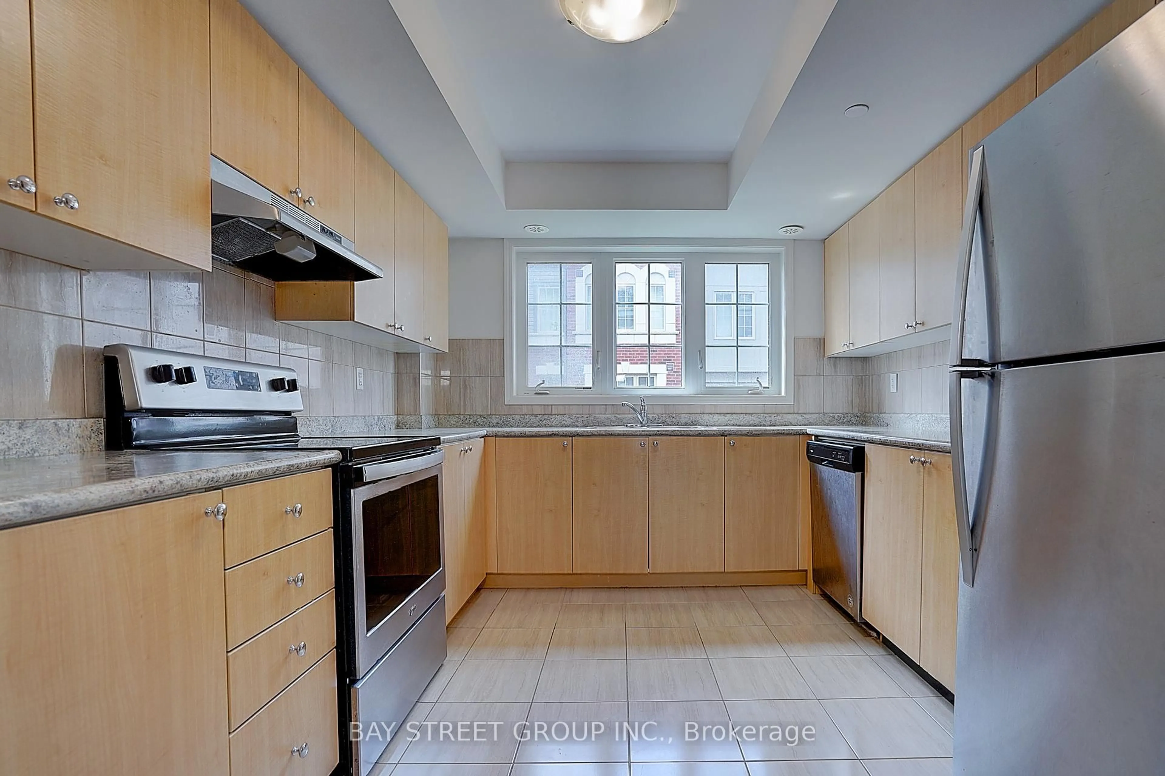Standard kitchen, ceramic/tile floor for 37 Icy Note Path, Oshawa Ontario L1L 0L1