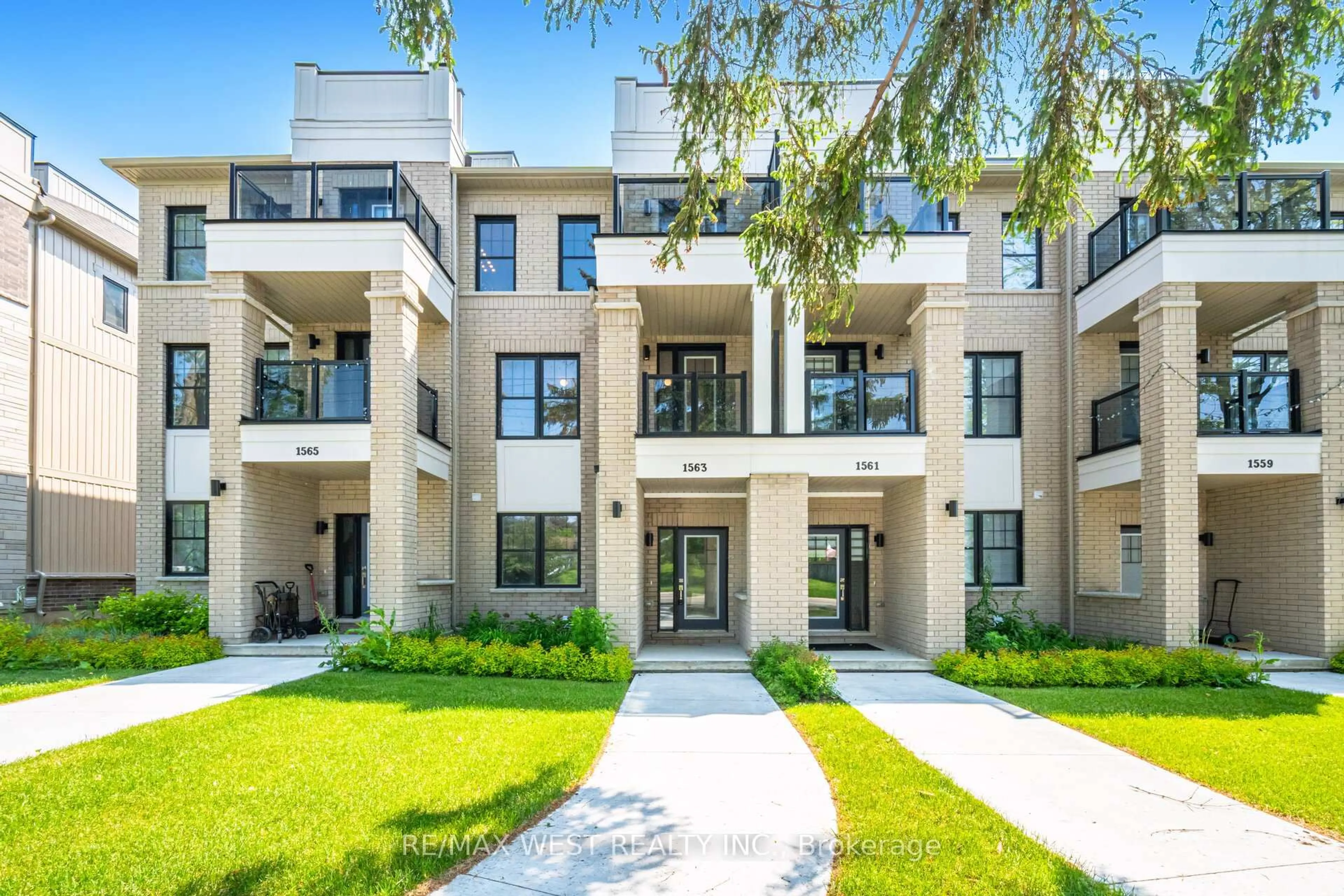 Unknown for 1563 Green Rd, Clarington Ontario L1C 7E8