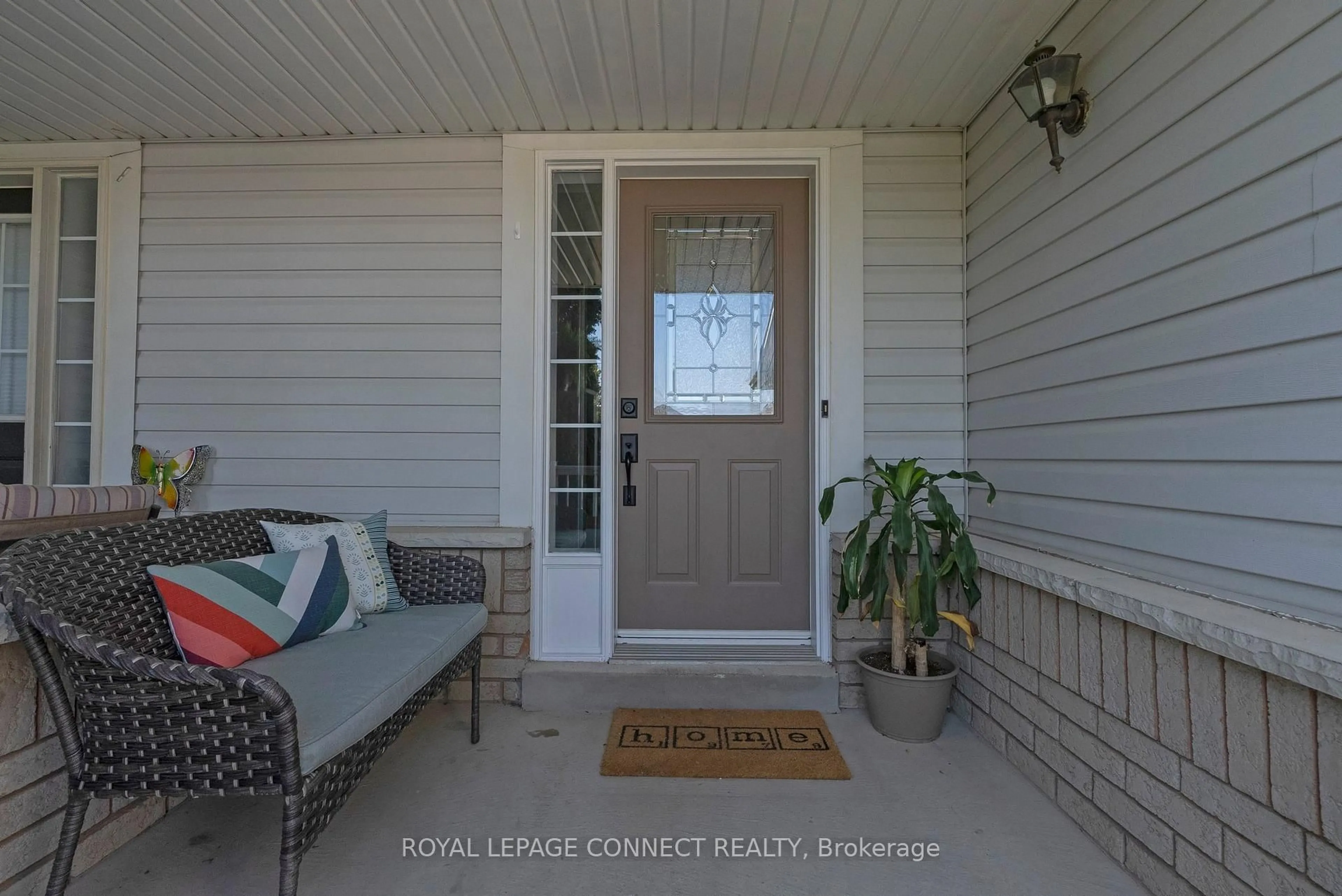 Indoor entryway for 248 Swindells St, Clarington Ontario L1C 5G7
