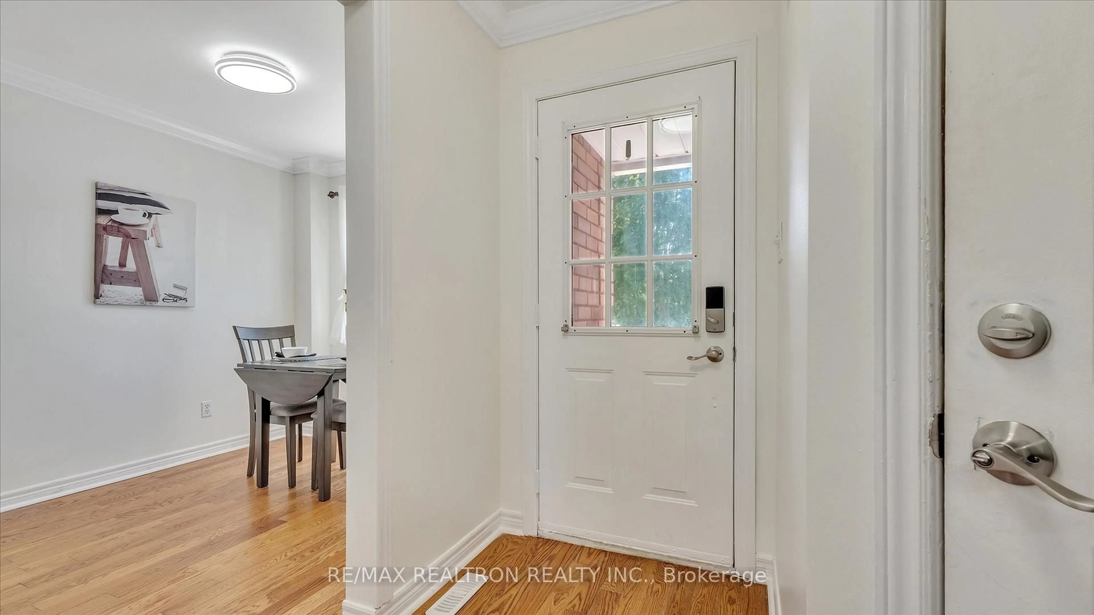 Indoor entryway for 9 Burdge Crt, Whitby Ontario L1N 9L1