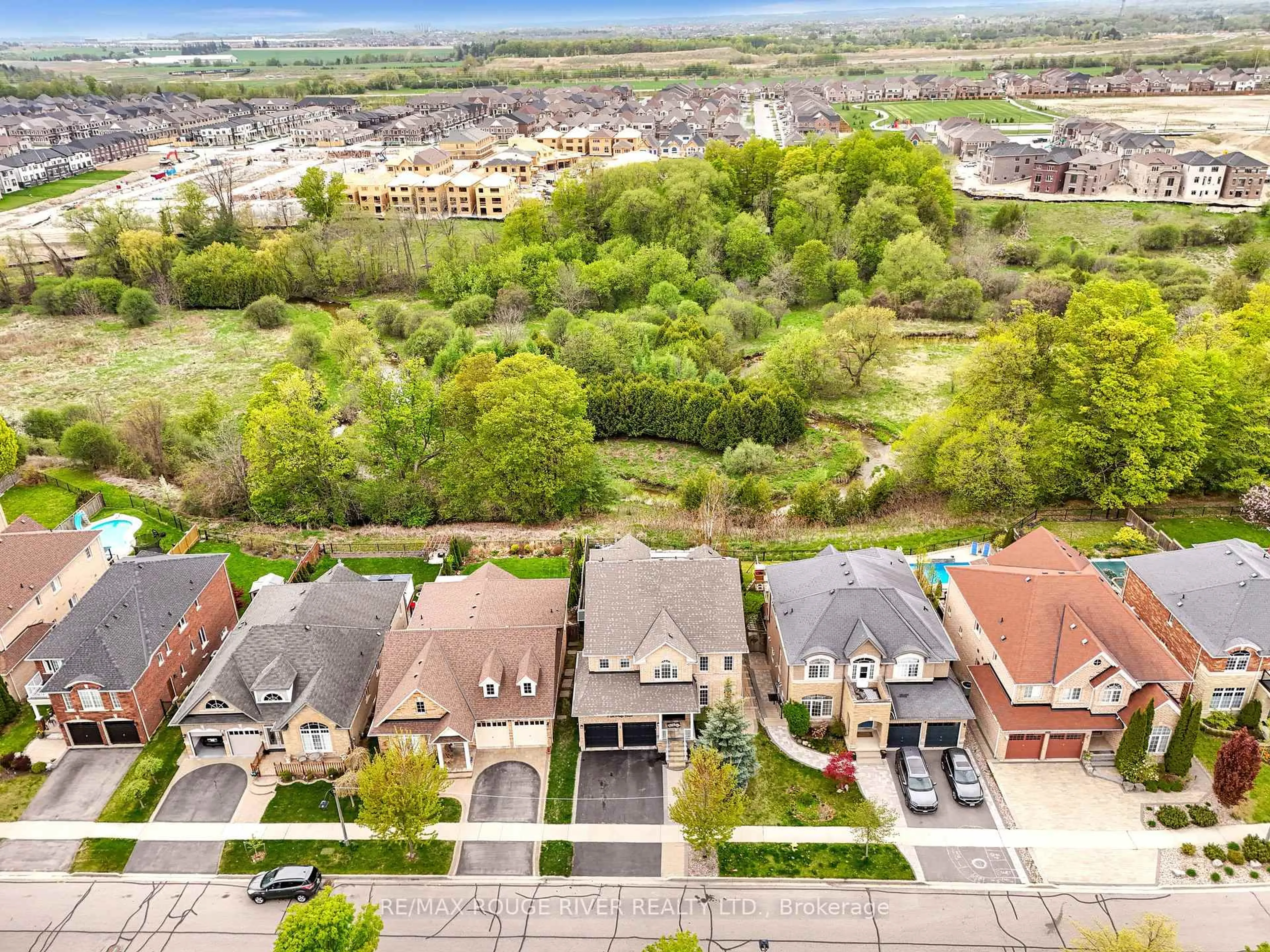 A pic from outside/outdoor area/front of a property/back of a property/a pic from drone, unknown for 8 St Philip Crt, Whitby Ontario L1P 0A5