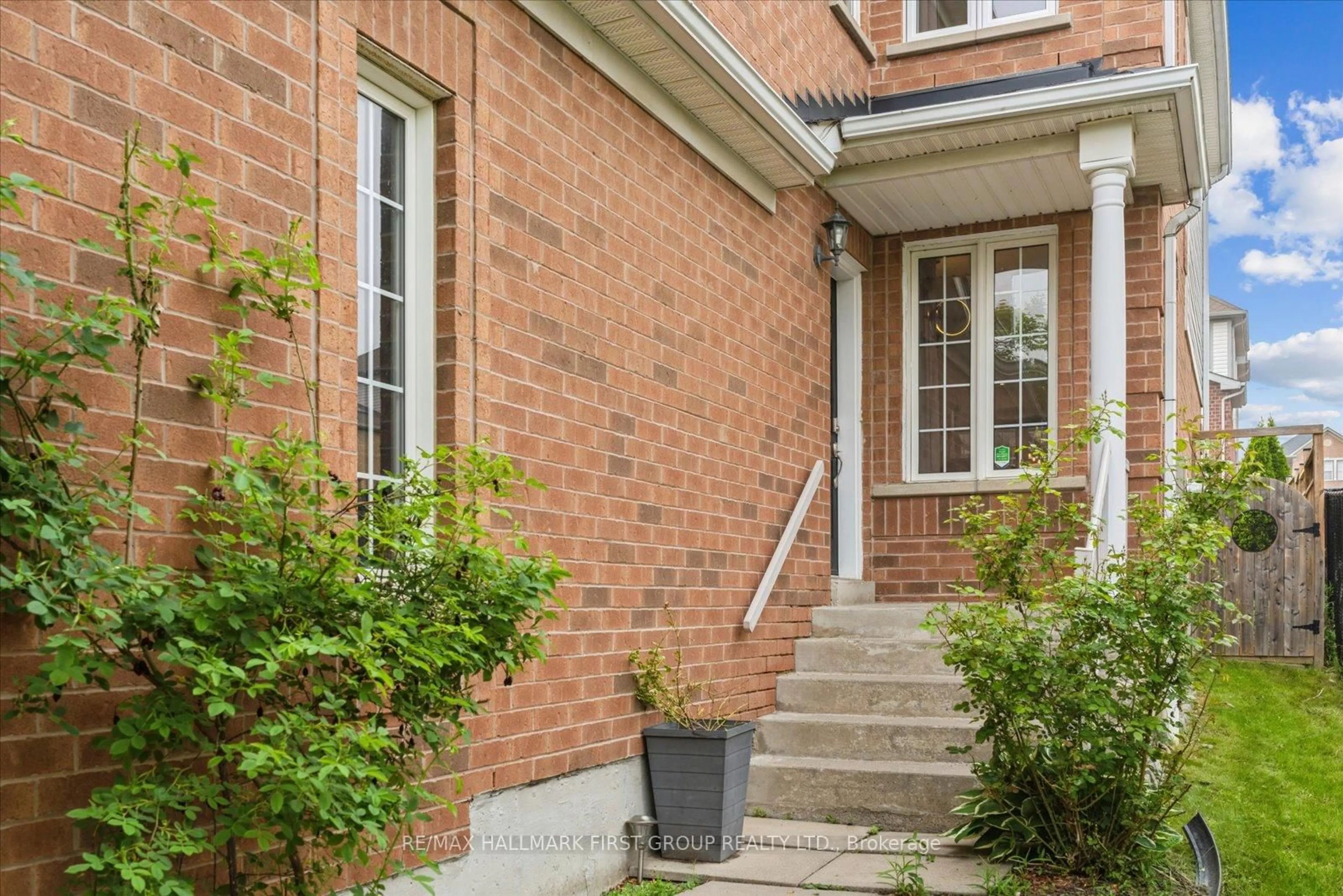 Home with brick exterior material, street for 27 Shenandoah Dr, Whitby Ontario L1P 1S9