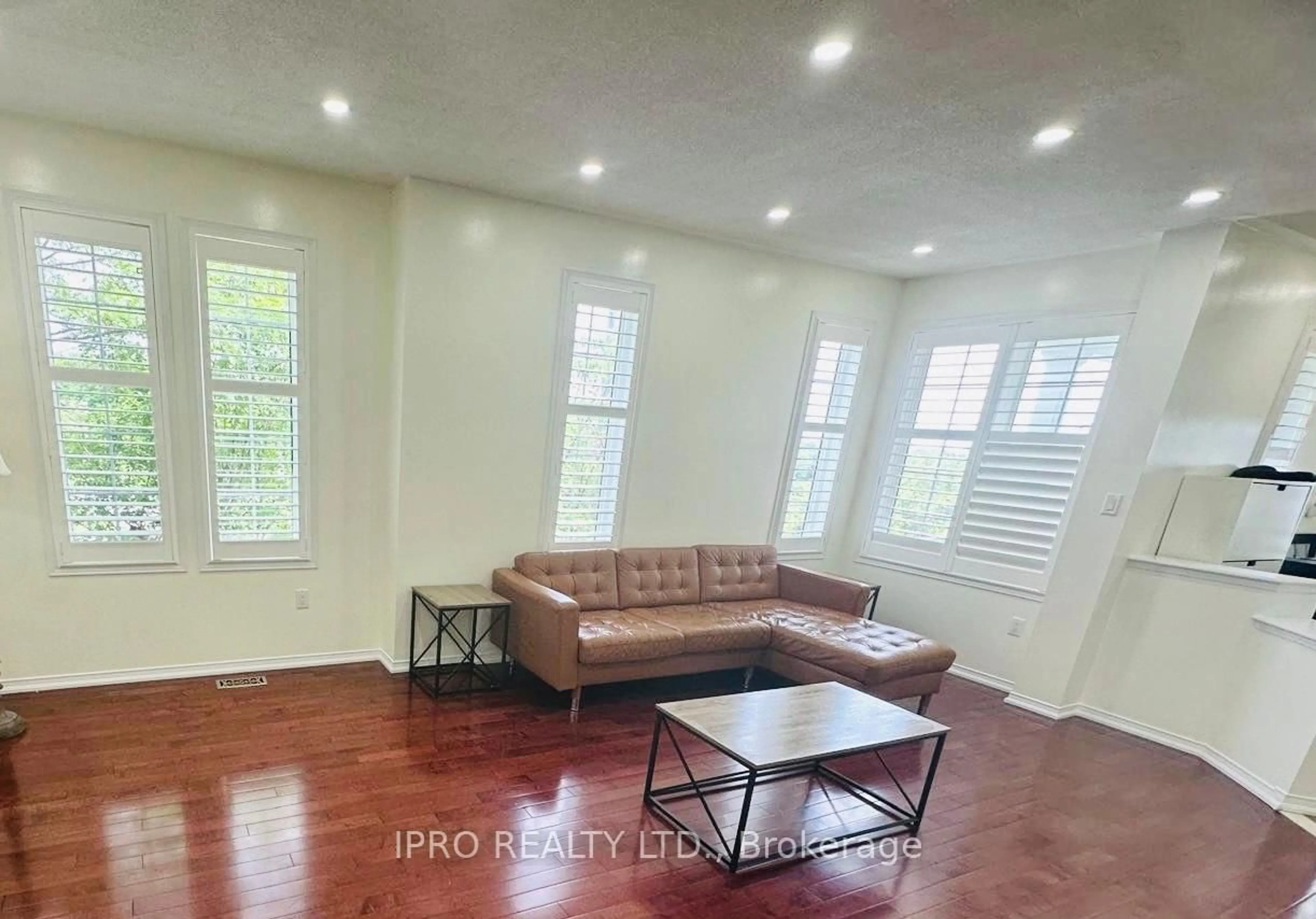 A pic of a room for 1773 Badgley Dr Dr, Oshawa Ontario L1K 0H5