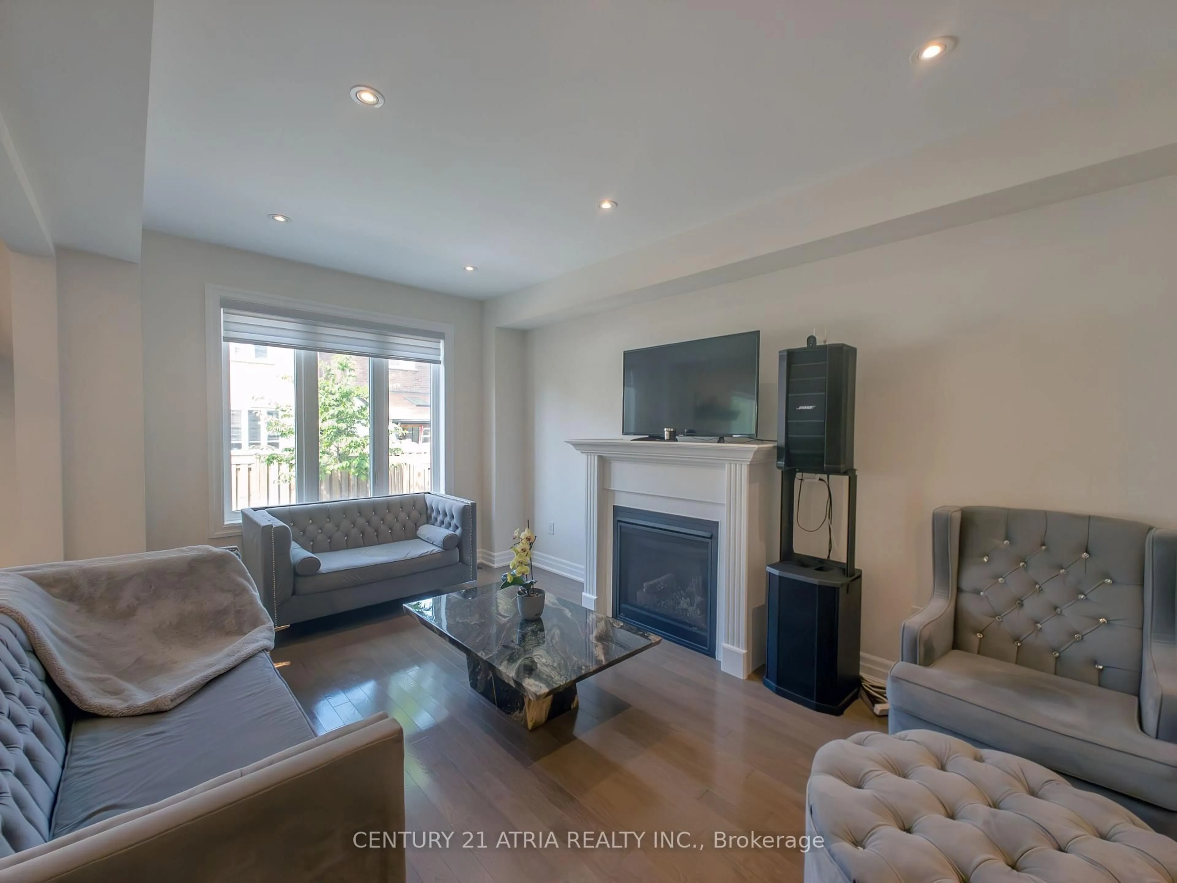 Living room with furniture, unknown for 6 Wildflower Way, Toronto Ontario M1E 0C3
